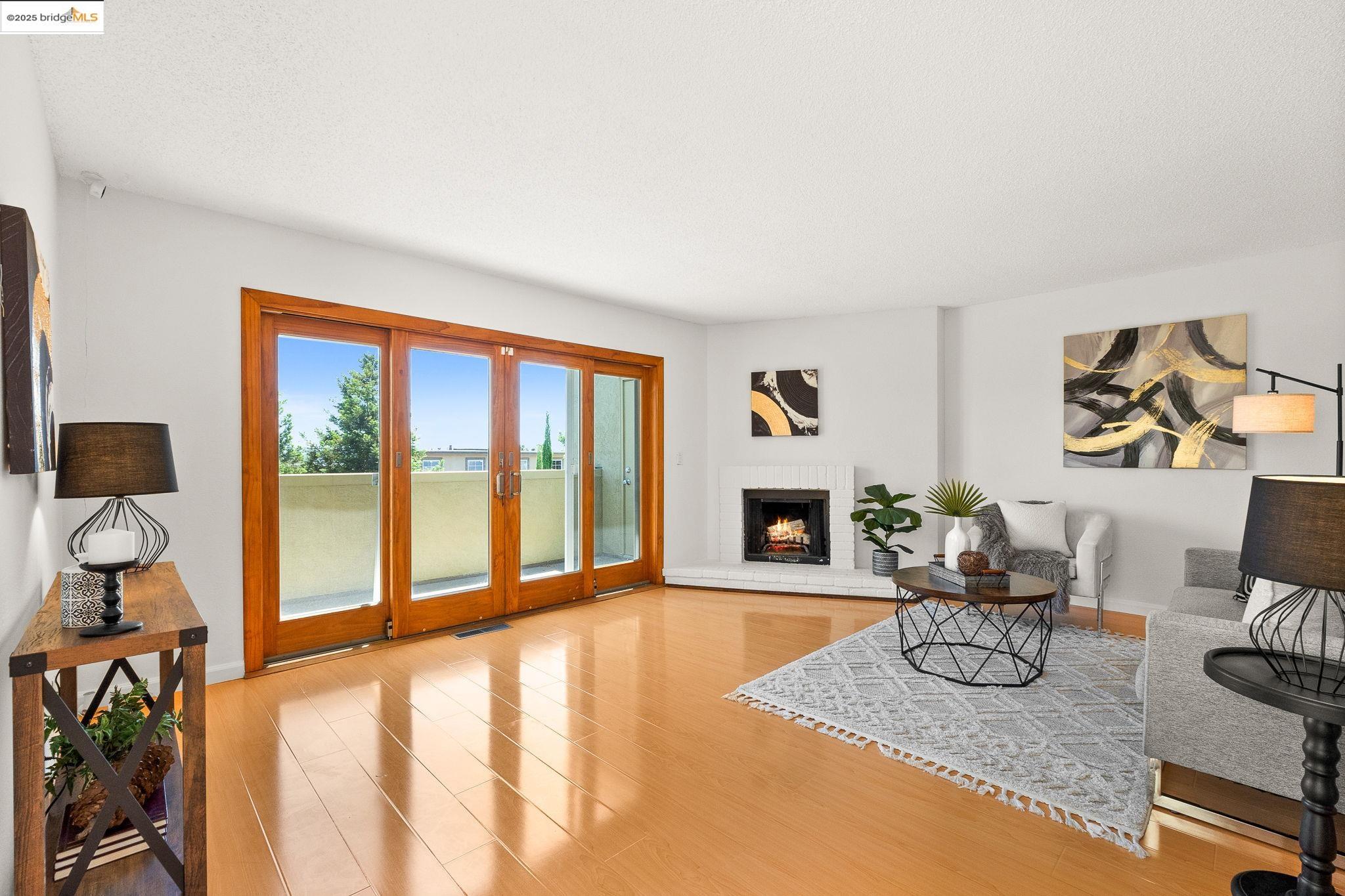 Detail Gallery Image 14 of 36 For 300 Locust Dr #6,  Vallejo,  CA 94591 - 2 Beds | 2/1 Baths