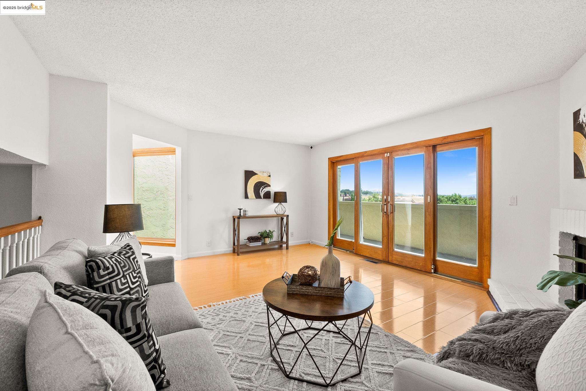 Detail Gallery Image 16 of 36 For 300 Locust Dr #6,  Vallejo,  CA 94591 - 2 Beds | 2/1 Baths