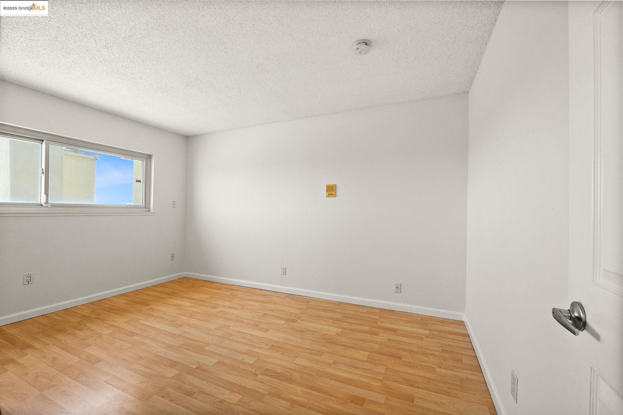 Detail Gallery Image 18 of 36 For 300 Locust Dr #6,  Vallejo,  CA 94591 - 2 Beds | 2/1 Baths
