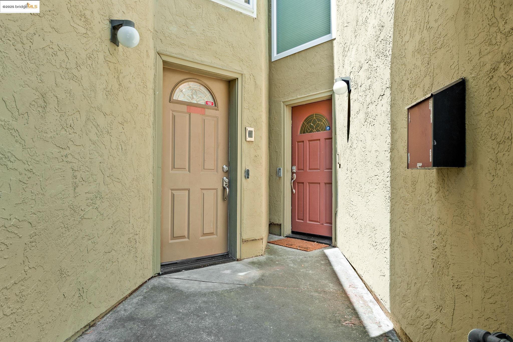 Detail Gallery Image 3 of 36 For 300 Locust Dr #6,  Vallejo,  CA 94591 - 2 Beds | 2/1 Baths