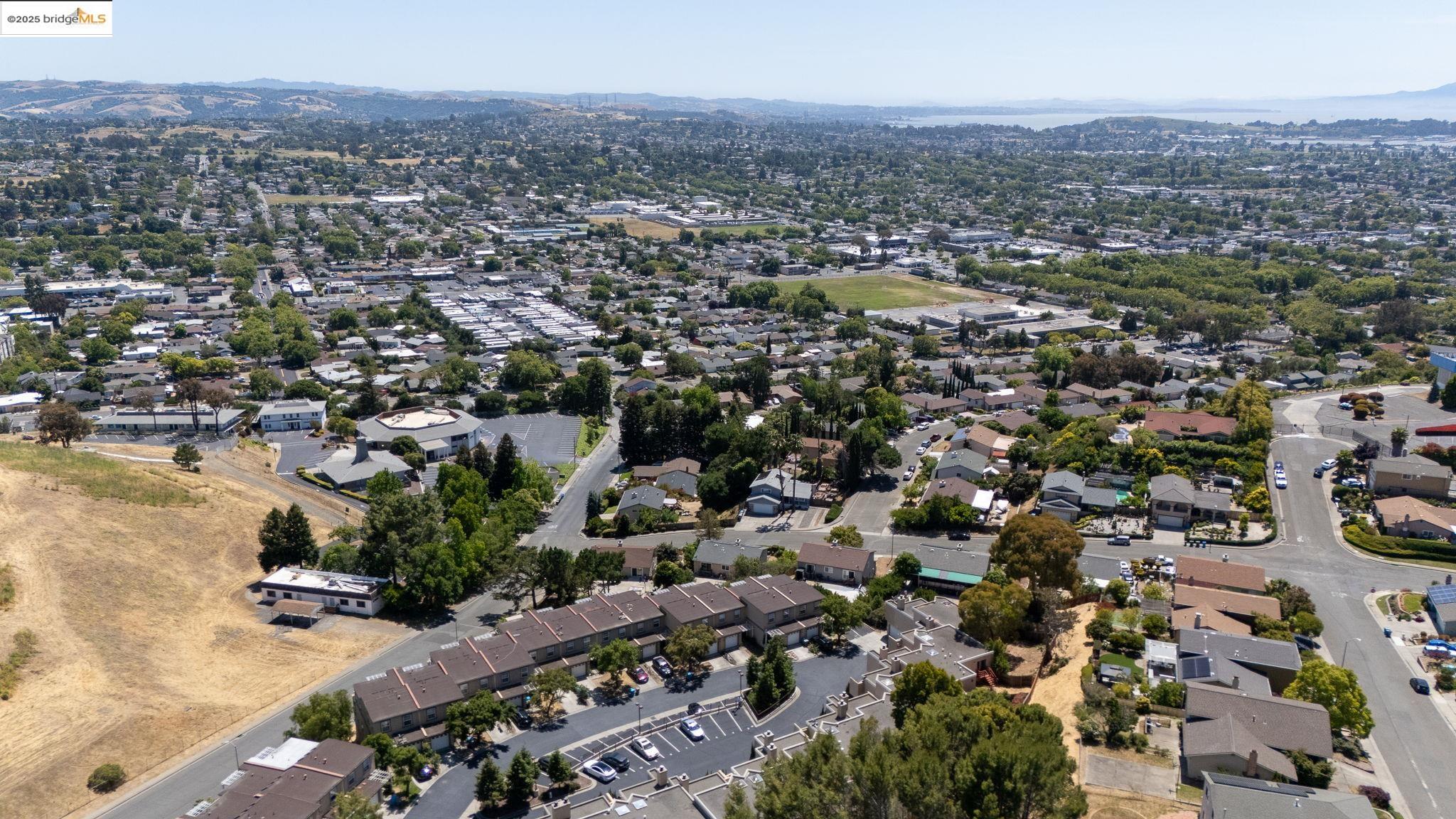 Detail Gallery Image 35 of 36 For 300 Locust Dr #6,  Vallejo,  CA 94591 - 2 Beds | 2/1 Baths