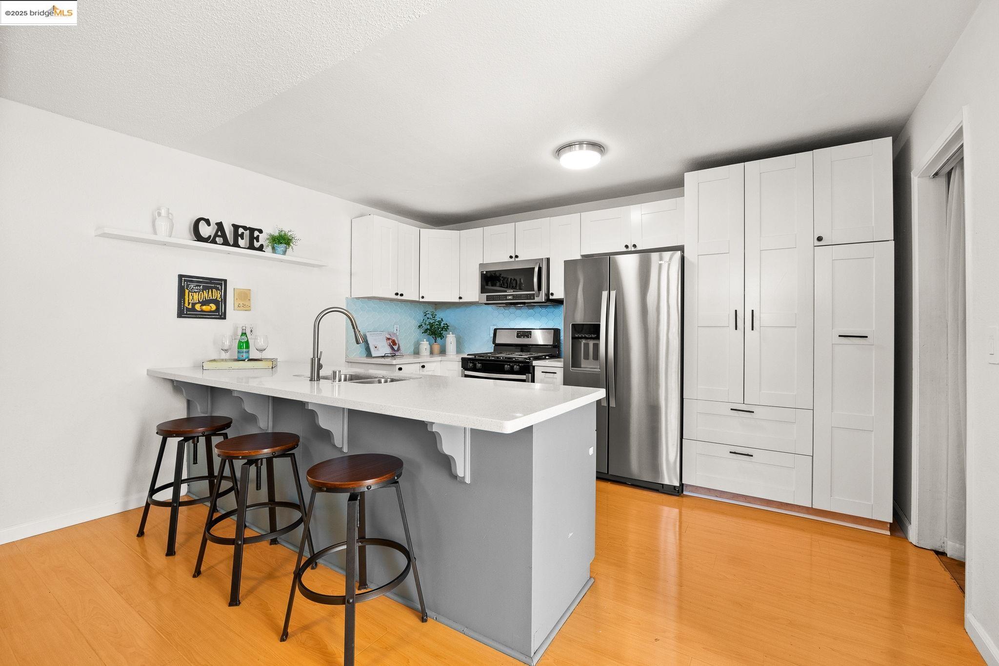 Detail Gallery Image 8 of 36 For 300 Locust Dr #6,  Vallejo,  CA 94591 - 2 Beds | 2/1 Baths