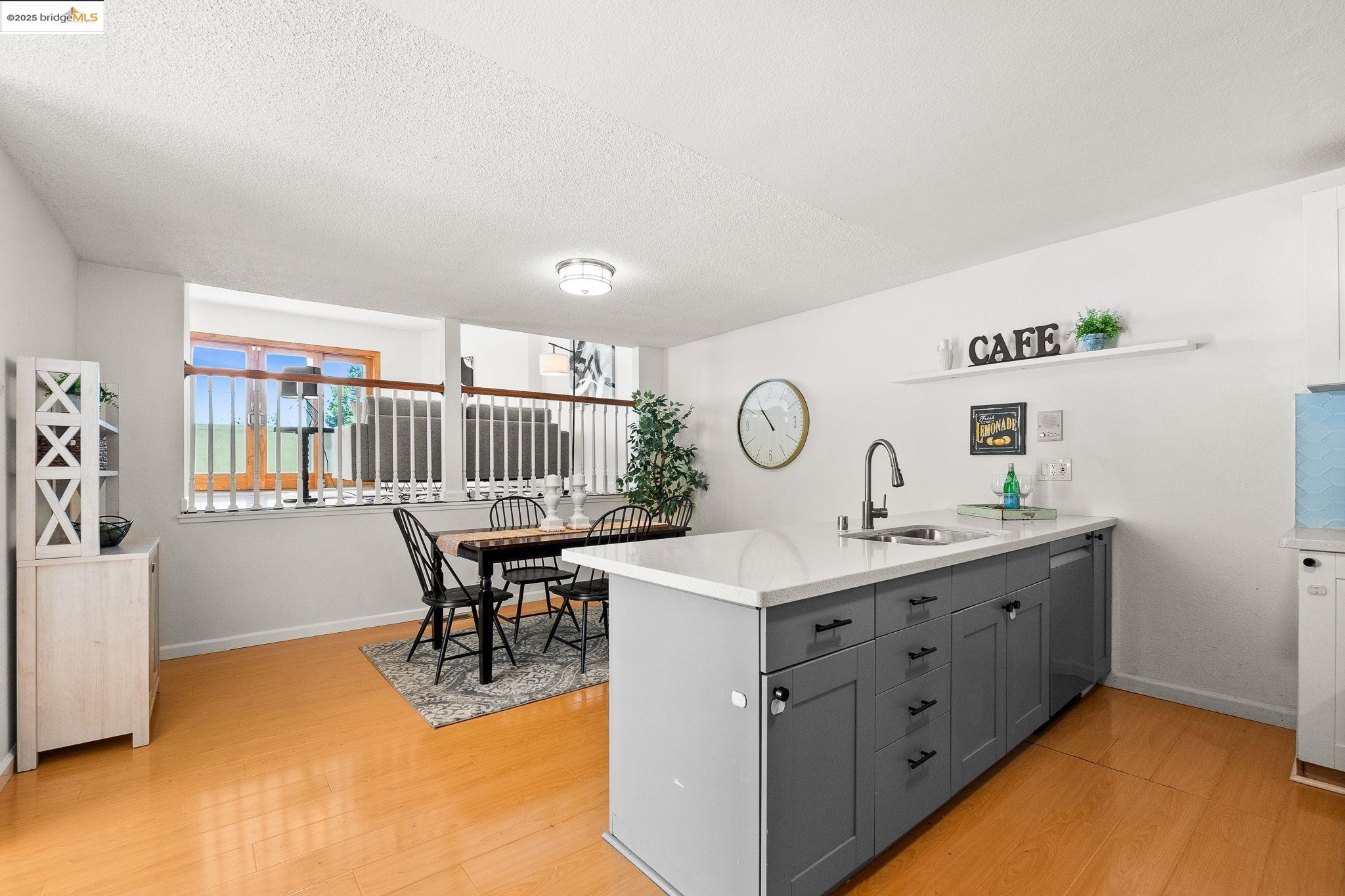 Detail Gallery Image 9 of 36 For 300 Locust Dr #6,  Vallejo,  CA 94591 - 2 Beds | 2/1 Baths