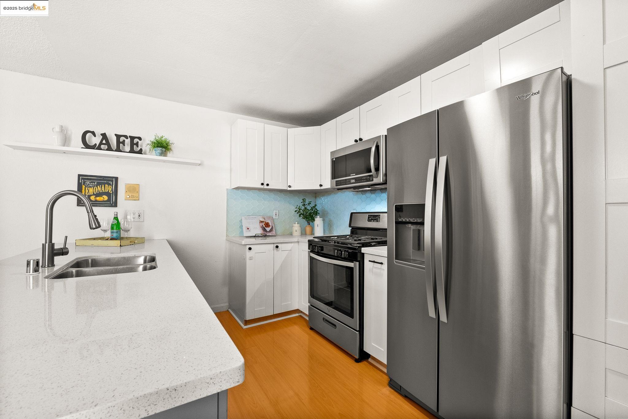 Detail Gallery Image 10 of 36 For 300 Locust Dr #6,  Vallejo,  CA 94591 - 2 Beds | 2/1 Baths