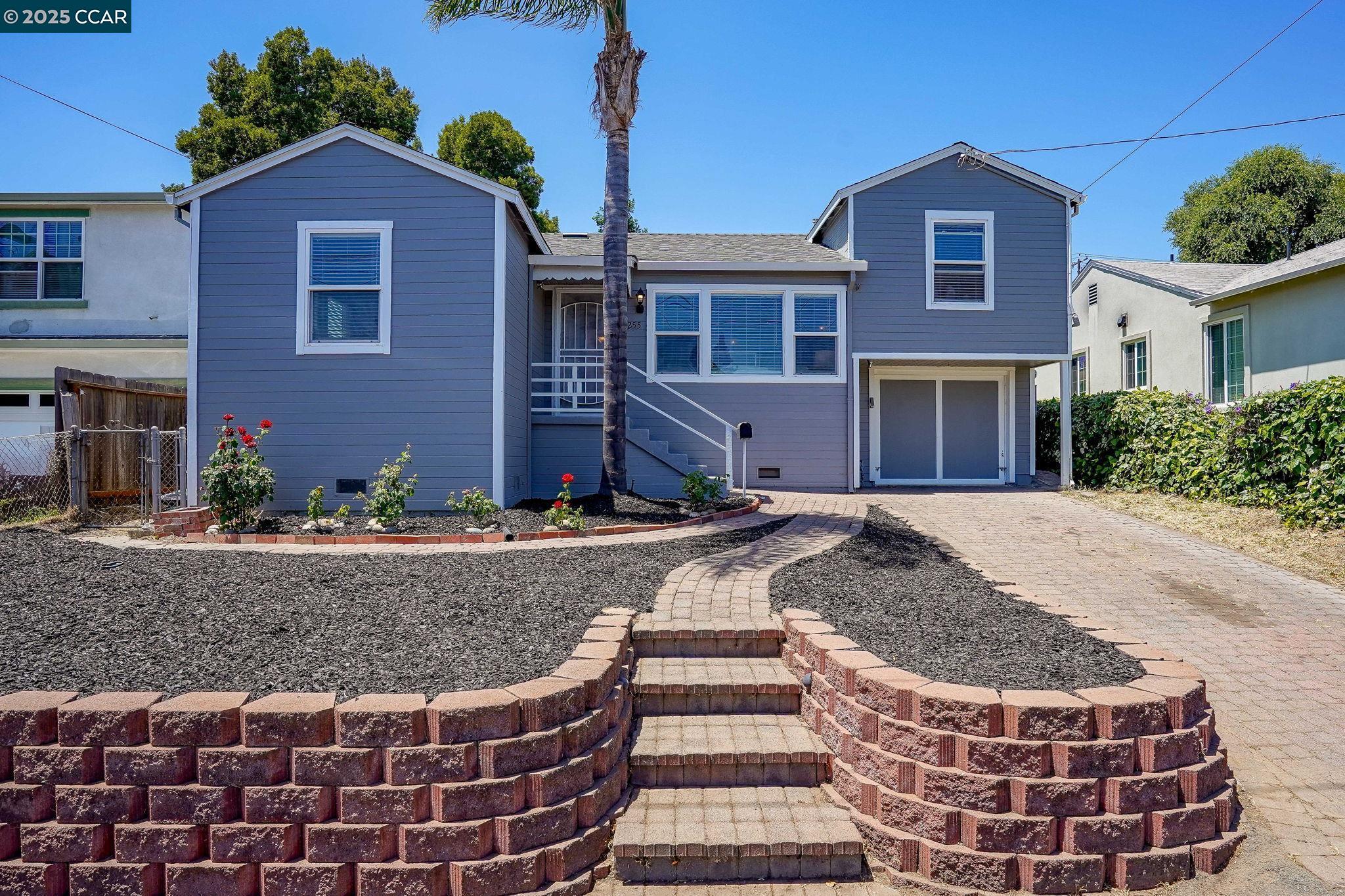 Detail Gallery Image 1 of 1 For 1255 Vine Ave, Martinez,  CA 94553 - 5 Beds | 2 Baths
