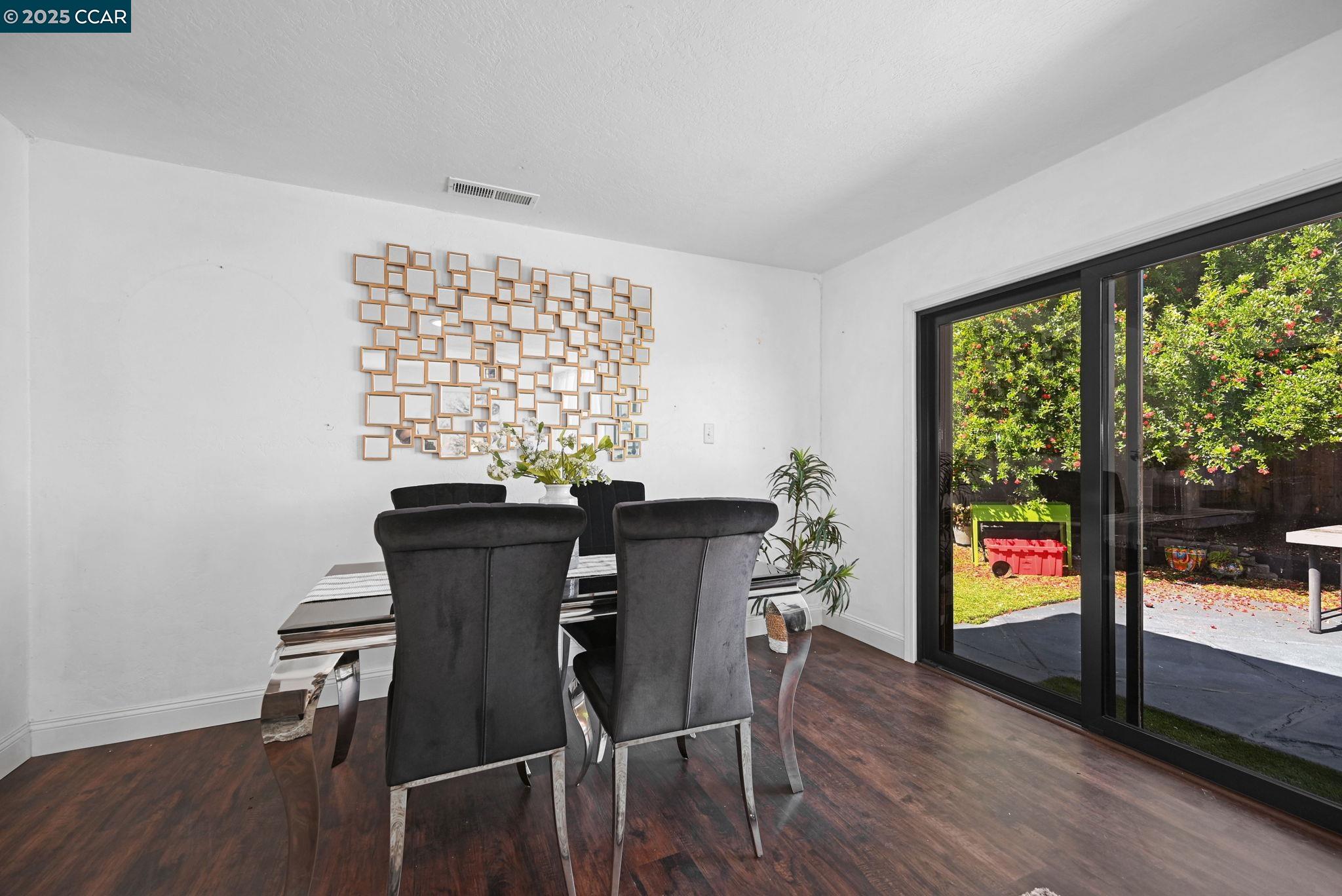 Detail Gallery Image 11 of 32 For 3189 Fitzpatrick Dr, Concord,  CA 94519 - 3 Beds | 2 Baths