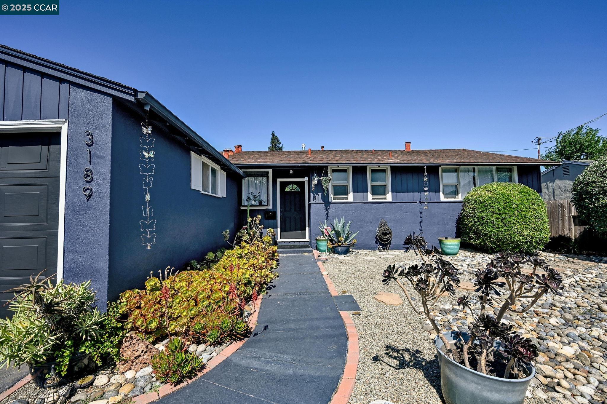 Detail Gallery Image 4 of 32 For 3189 Fitzpatrick Dr, Concord,  CA 94519 - 3 Beds | 2 Baths