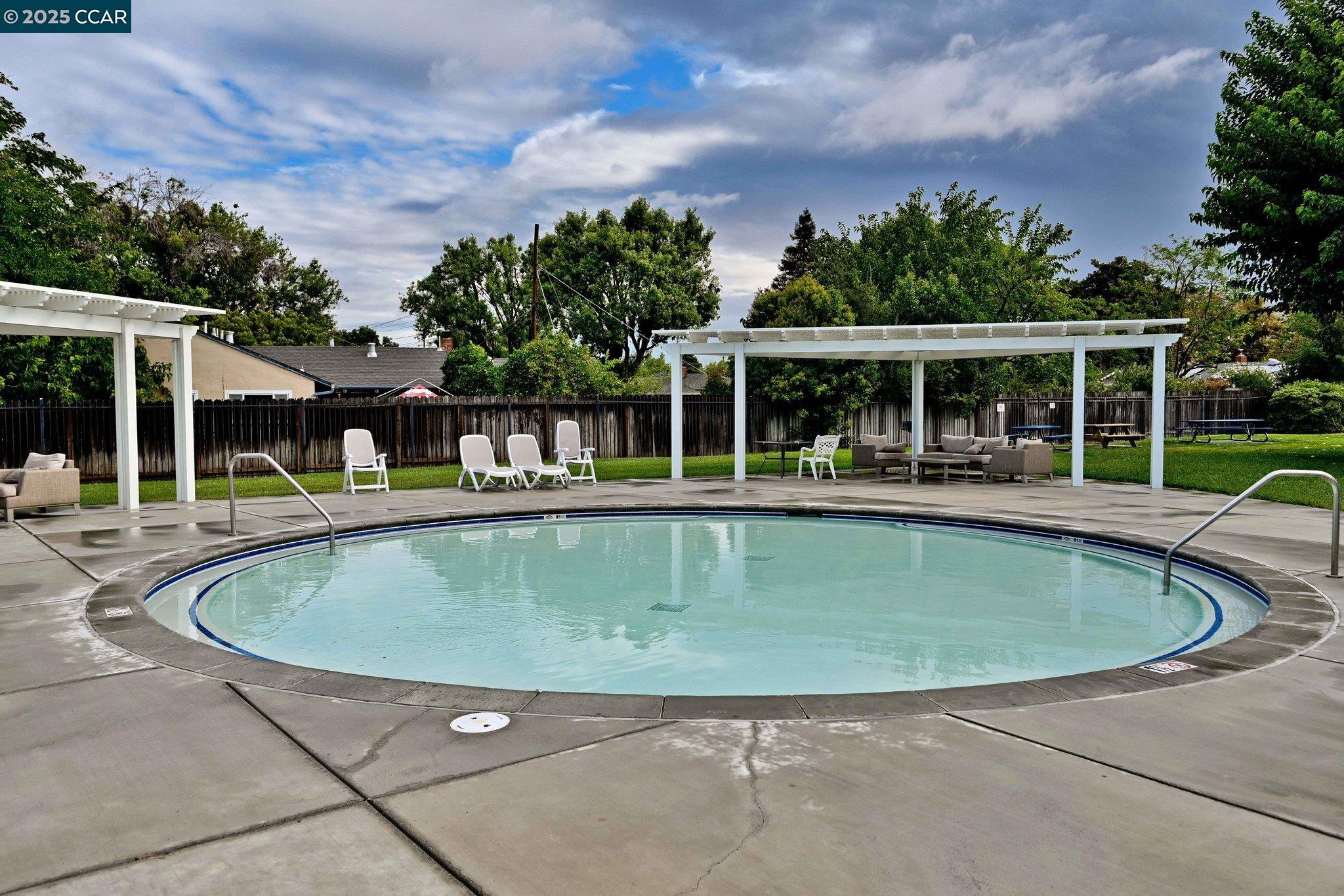 Detail Gallery Image 31 of 32 For 3189 Fitzpatrick Dr, Concord,  CA 94519 - 3 Beds | 2 Baths