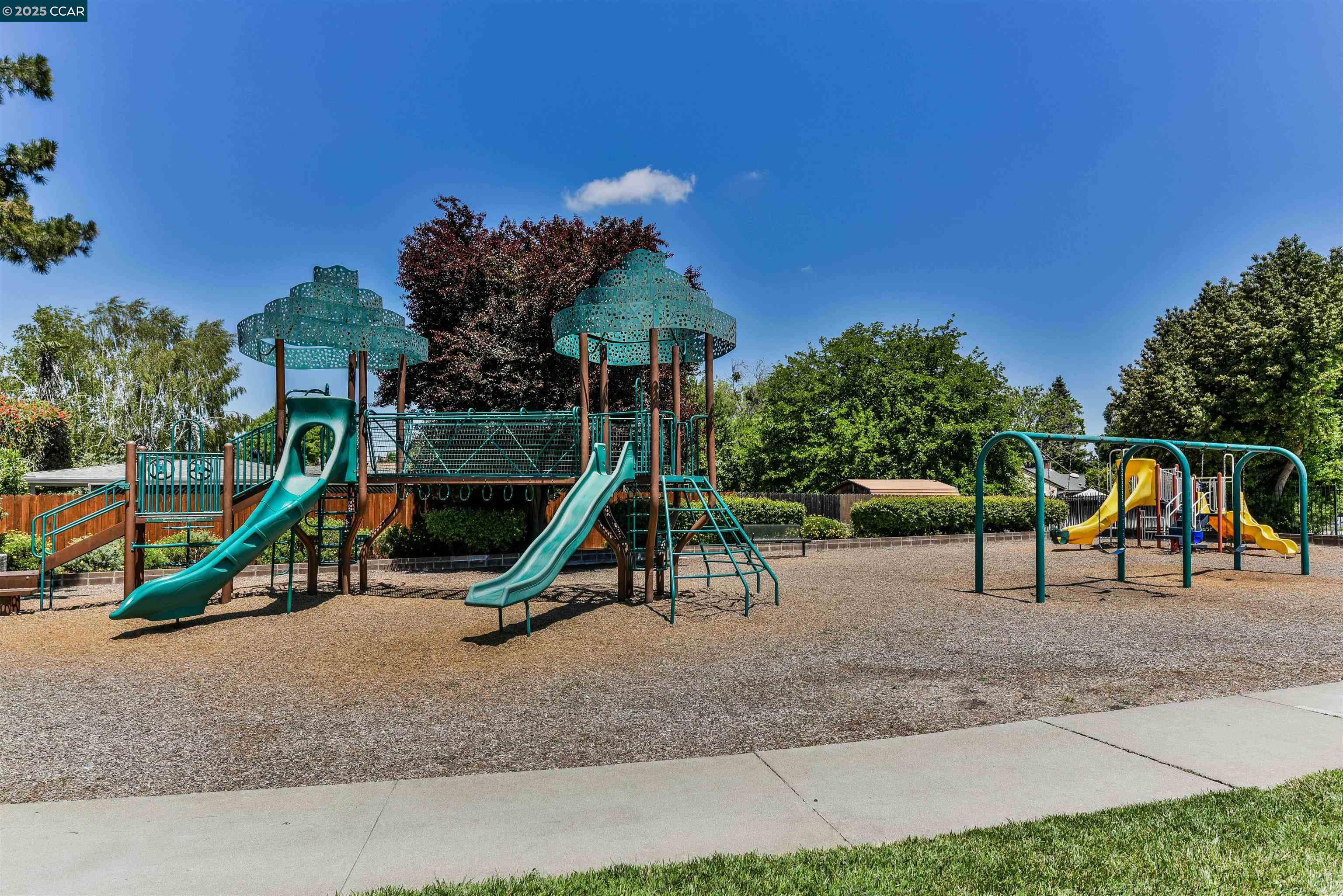 Detail Gallery Image 32 of 32 For 3189 Fitzpatrick Dr, Concord,  CA 94519 - 3 Beds | 2 Baths