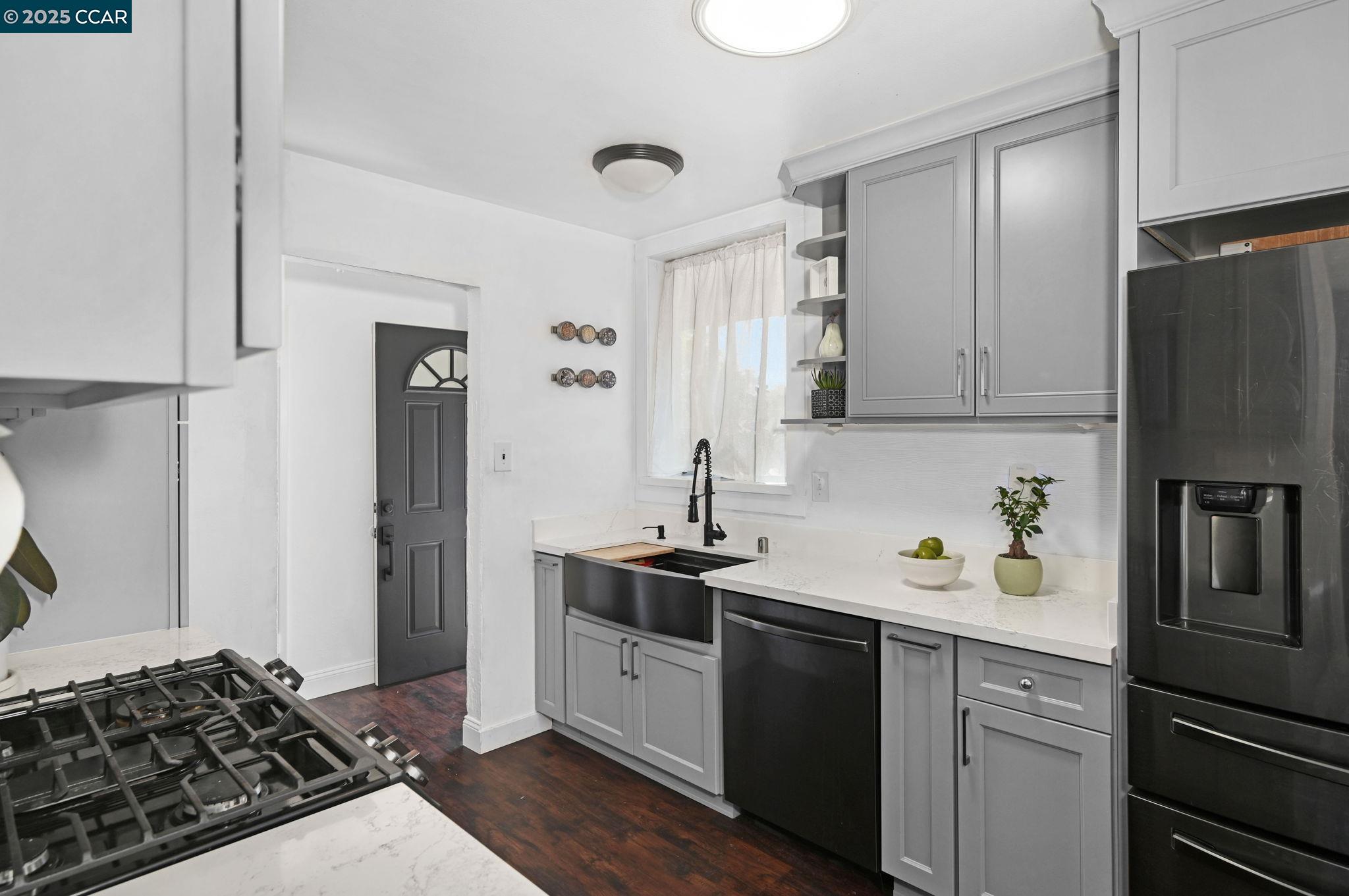 Detail Gallery Image 7 of 32 For 3189 Fitzpatrick Dr, Concord,  CA 94519 - 3 Beds | 2 Baths