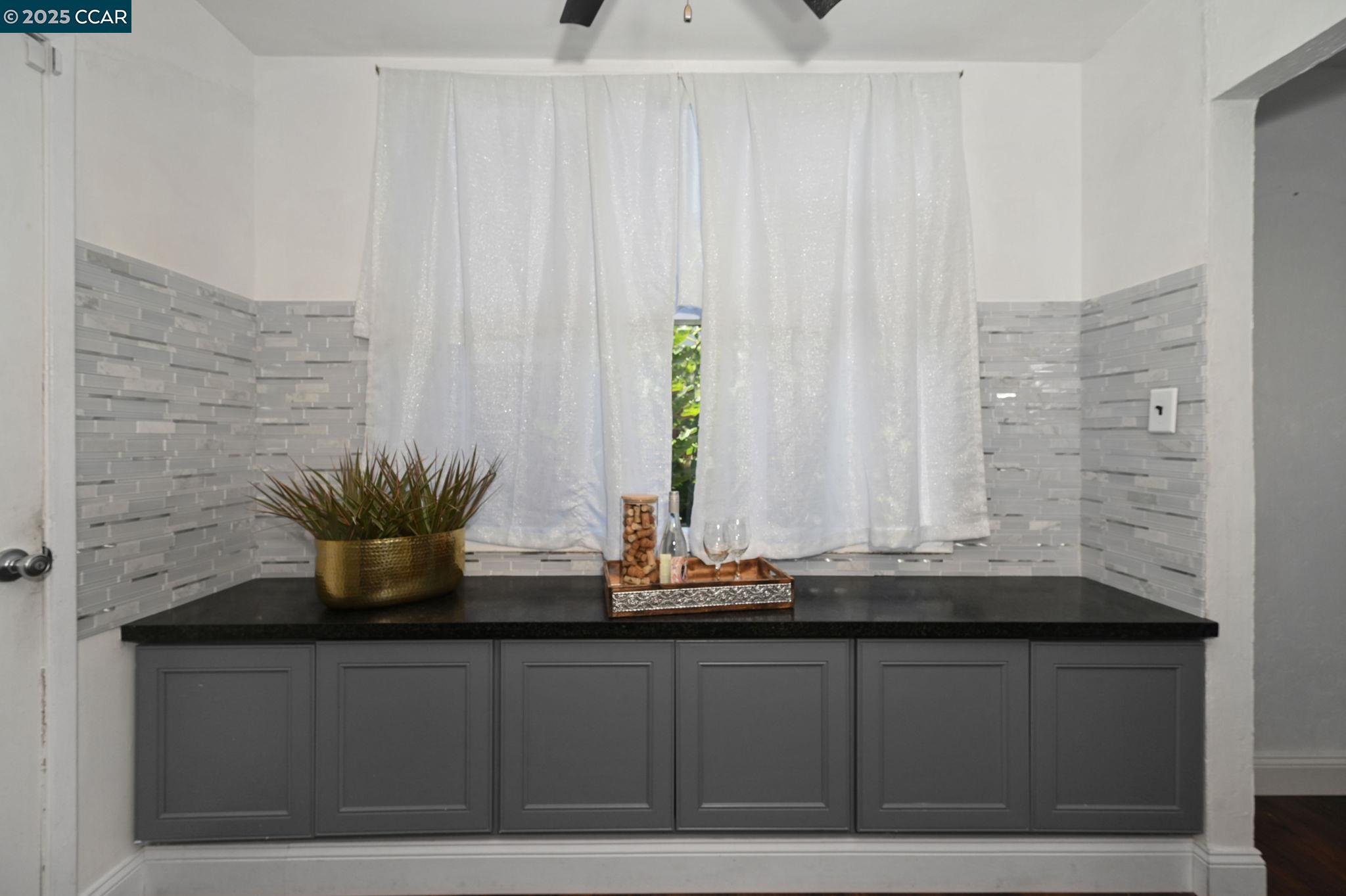 Detail Gallery Image 9 of 32 For 3189 Fitzpatrick Dr, Concord,  CA 94519 - 3 Beds | 2 Baths