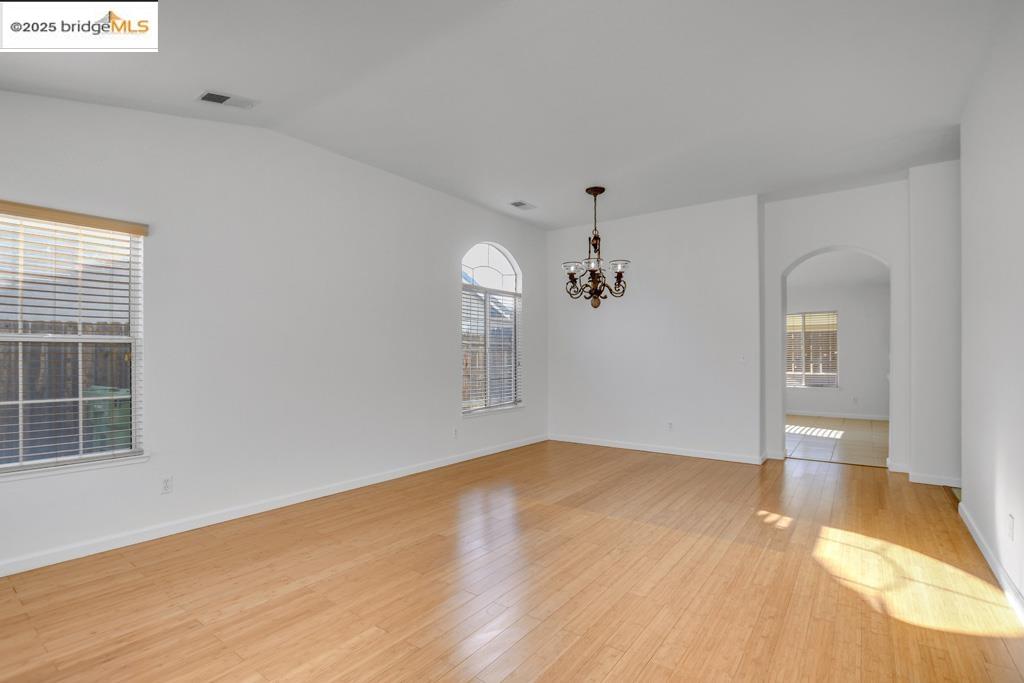 Detail Gallery Image 4 of 32 For 1754 Ray Wise Ln, Tracy,  CA 95376 - 4 Beds | 2 Baths