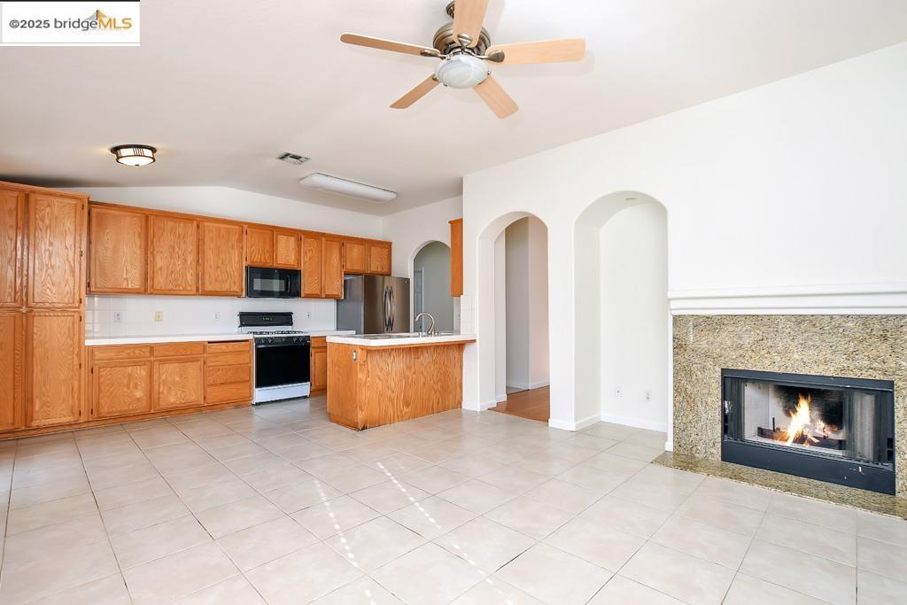 Detail Gallery Image 7 of 32 For 1754 Ray Wise Ln, Tracy,  CA 95376 - 4 Beds | 2 Baths