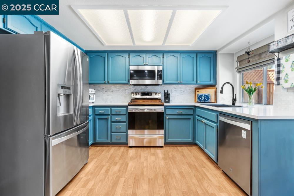 Detail Gallery Image 12 of 41 For 737 Hemmingway Ct, Tracy,  CA 95376 - 4 Beds | 2/1 Baths