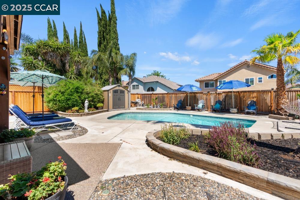 Detail Gallery Image 34 of 41 For 737 Hemmingway Ct, Tracy,  CA 95376 - 4 Beds | 2/1 Baths