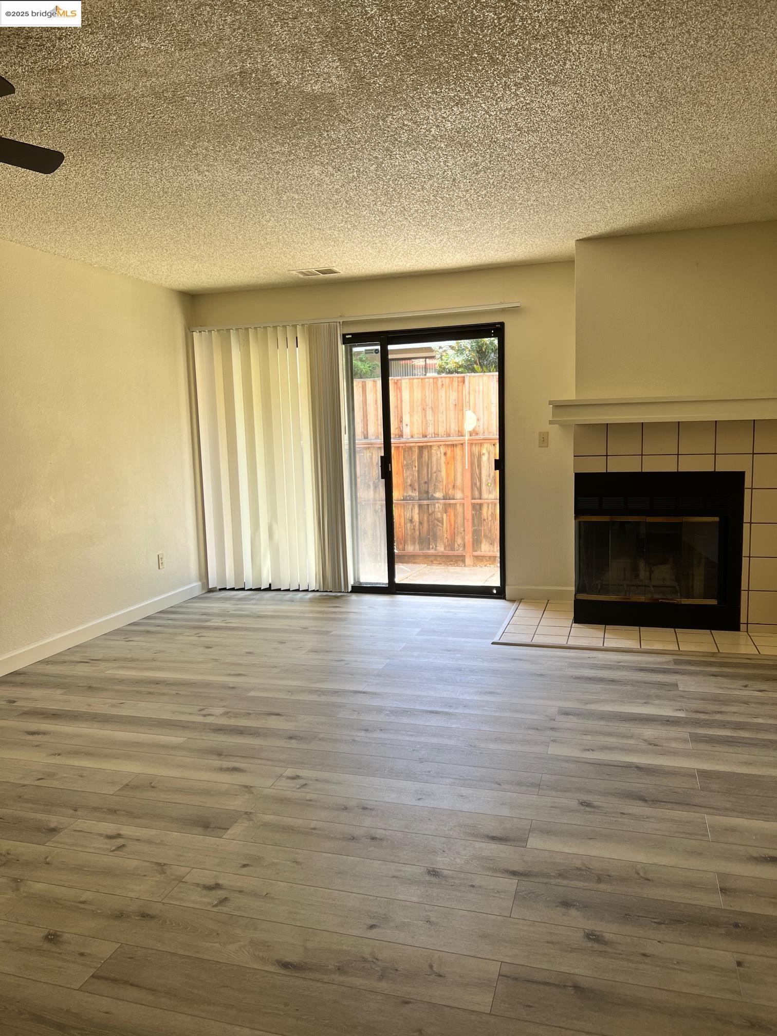126 PEPPERMILL LN, Pittsburg, California 94565, 2 Bedrooms Bedrooms, 6 Rooms Rooms,1 BathroomBathrooms,Residential Lease,For Rent,126 PEPPERMILL LN,41099480