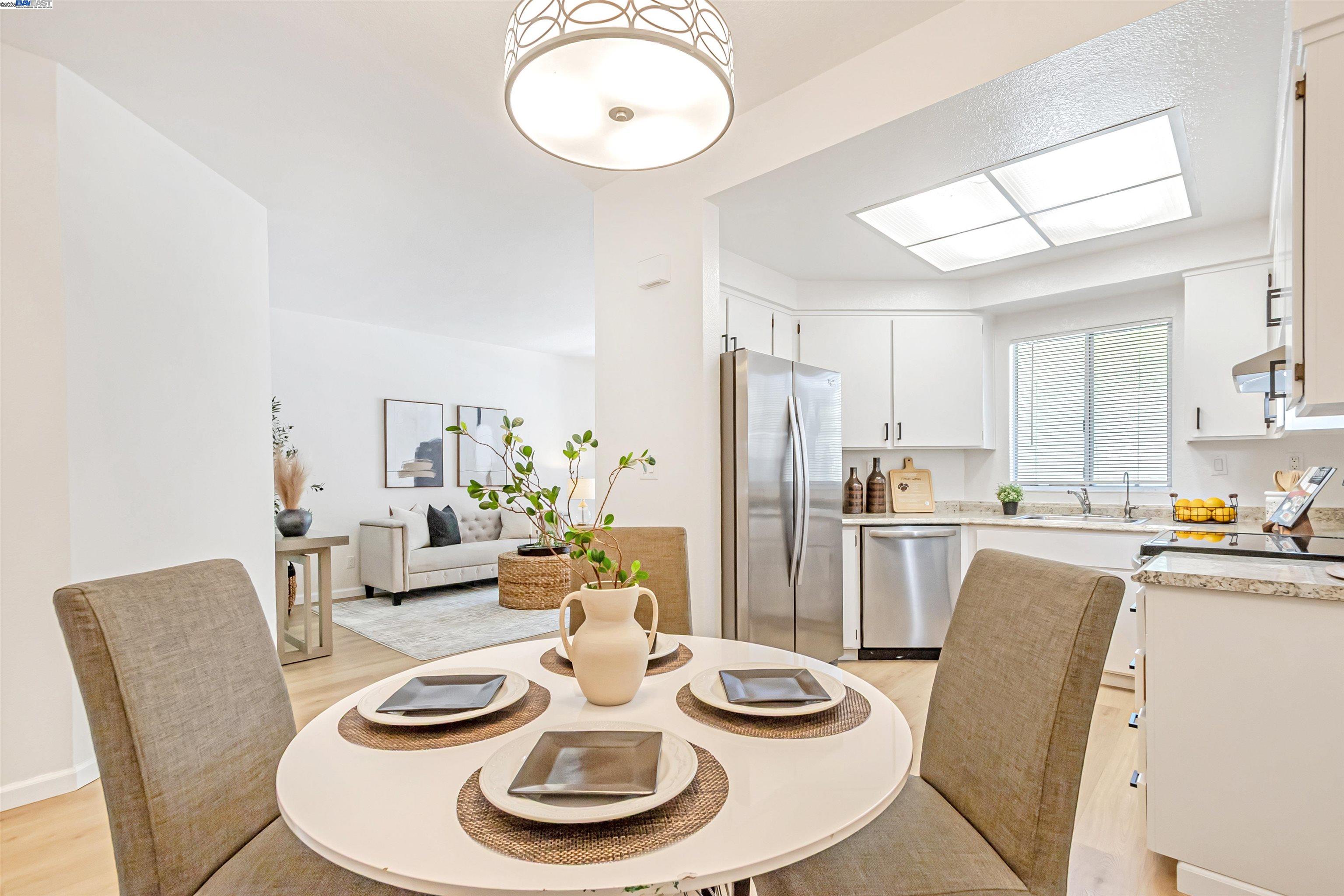 Detail Gallery Image 14 of 36 For 256 Shadow Run Dr, San Jose,  CA 95110 - 2 Beds | 2 Baths