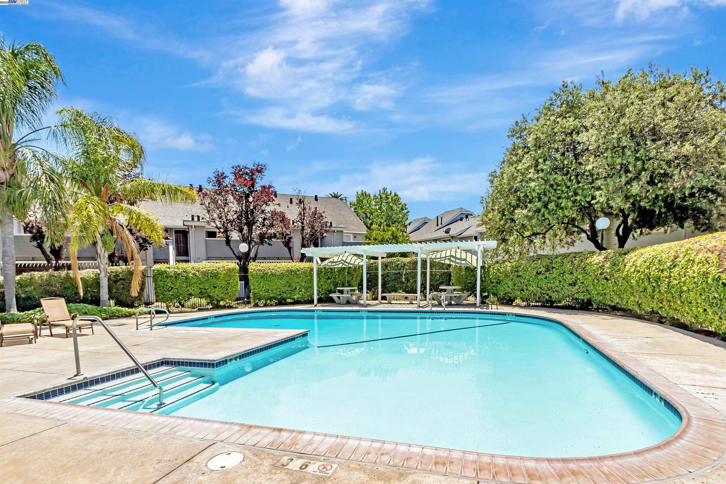 Detail Gallery Image 30 of 36 For 256 Shadow Run Dr, San Jose,  CA 95110 - 2 Beds | 2 Baths