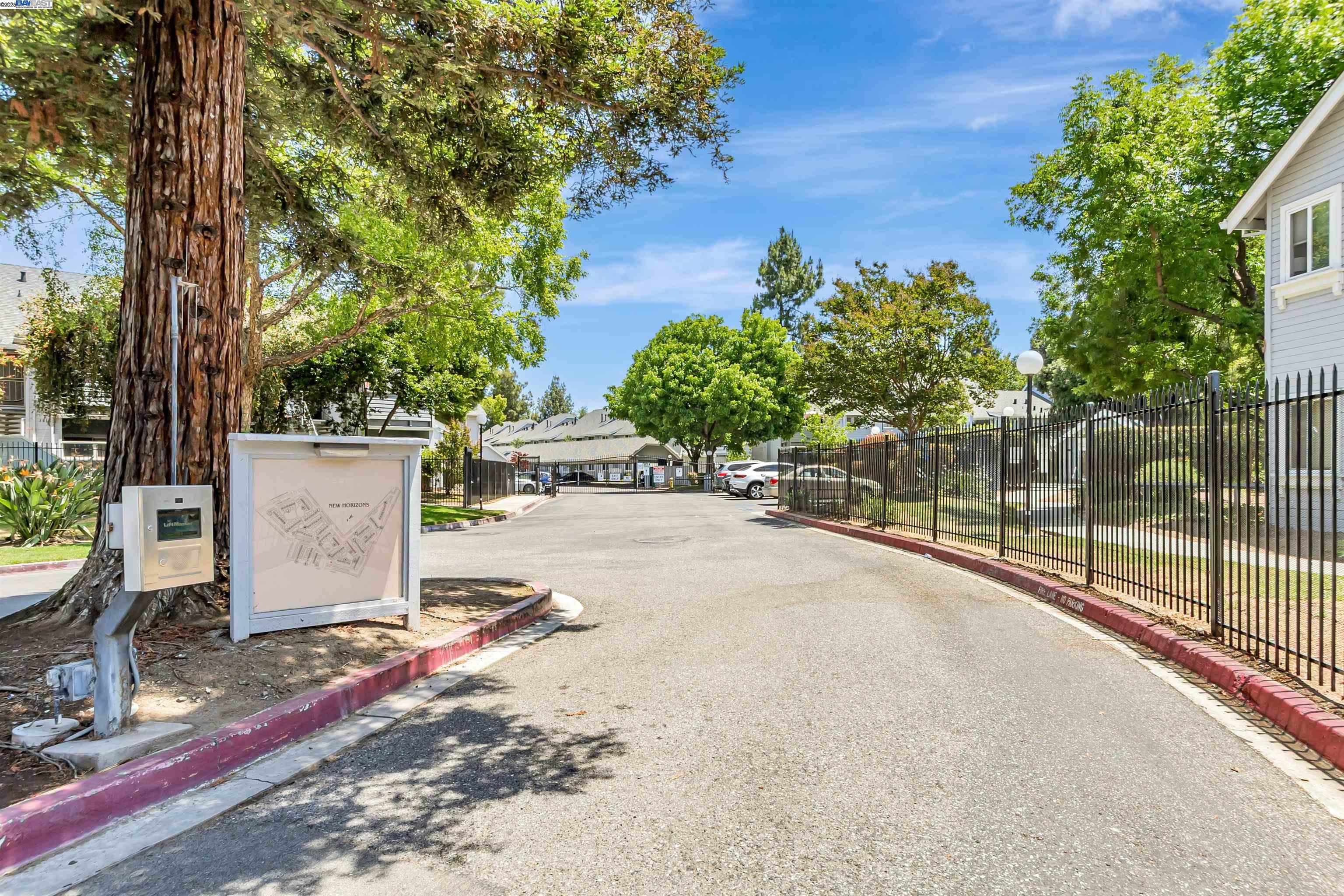 Detail Gallery Image 32 of 36 For 256 Shadow Run Dr, San Jose,  CA 95110 - 2 Beds | 2 Baths