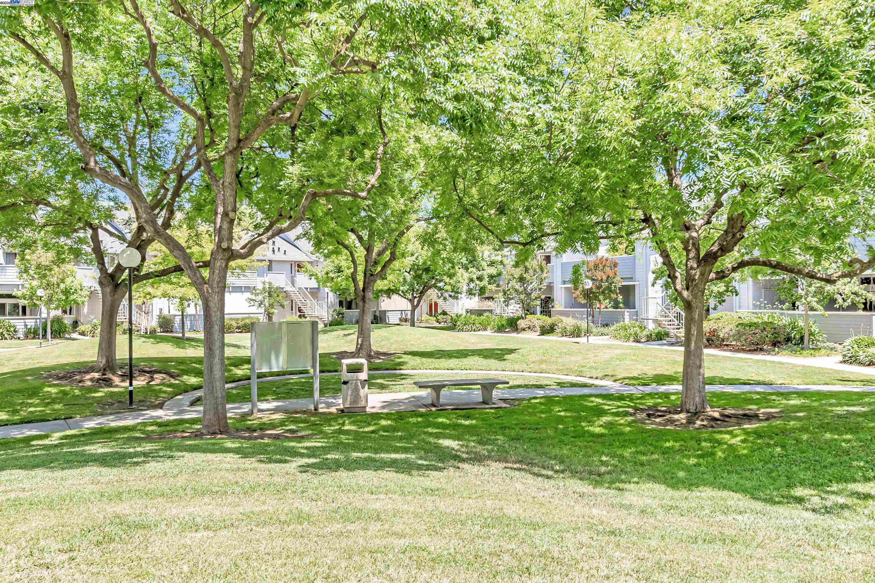 Detail Gallery Image 34 of 36 For 256 Shadow Run Dr, San Jose,  CA 95110 - 2 Beds | 2 Baths