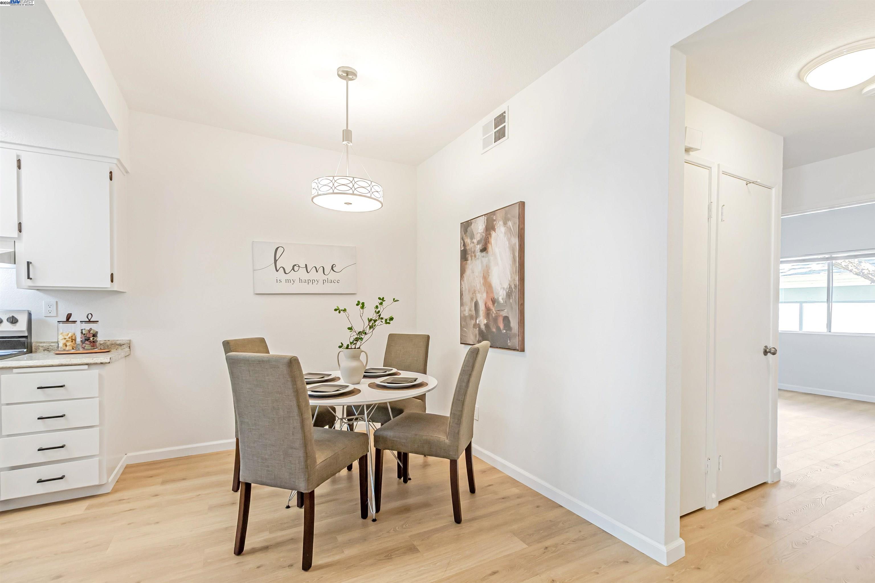 Detail Gallery Image 10 of 36 For 256 Shadow Run Dr, San Jose,  CA 95110 - 2 Beds | 2 Baths