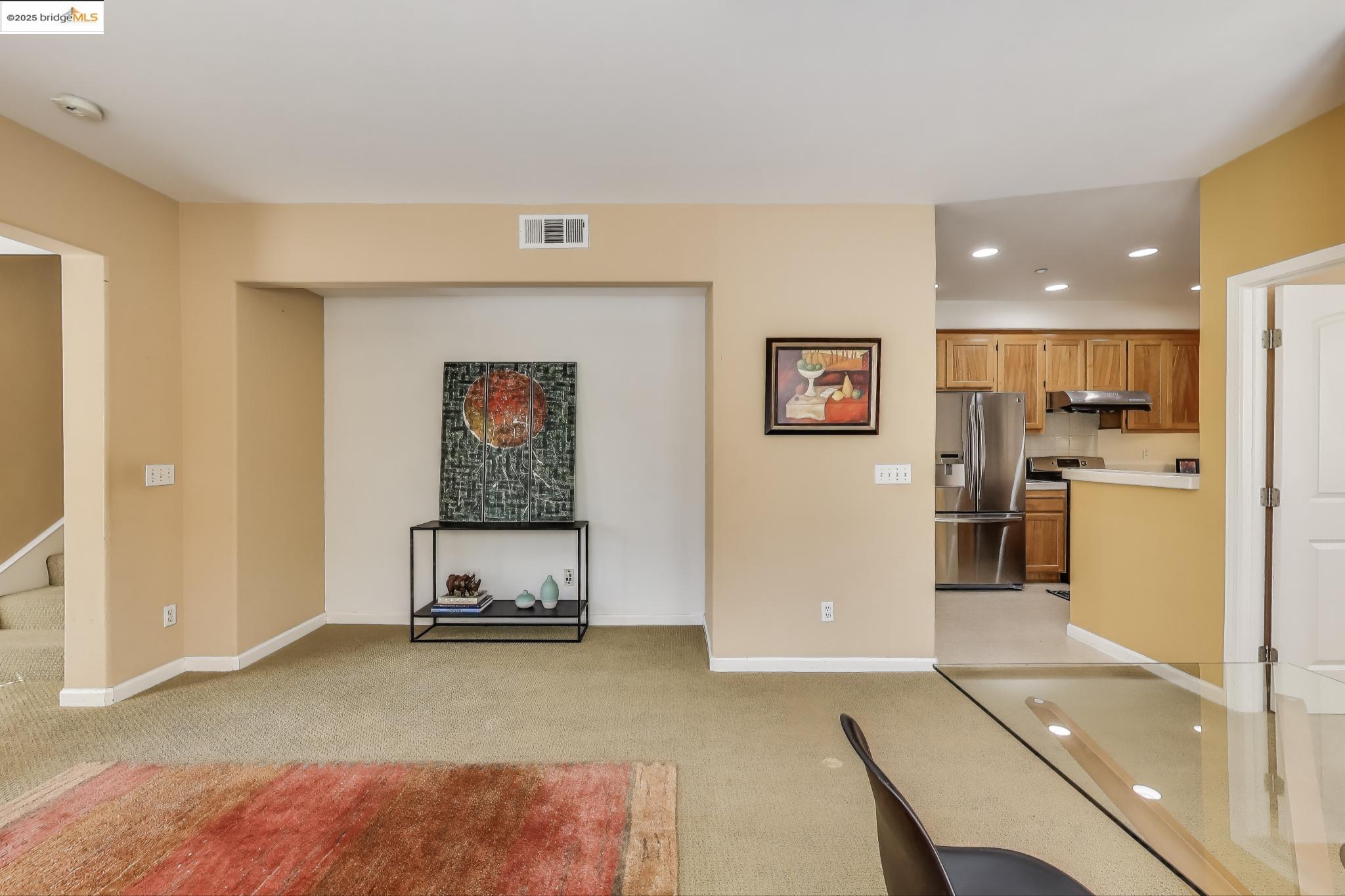 Photo #3: 41099488 Listing: Photo #3