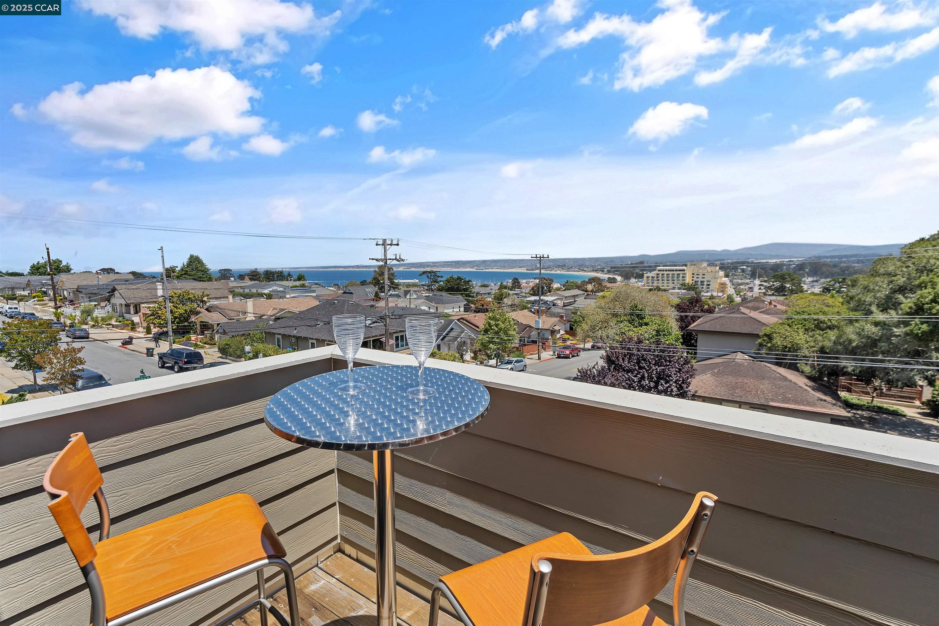 Detail Gallery Image 16 of 27 For 402 Watson #5,  Monterey,  CA 92940 - 2 Beds | 2 Baths
