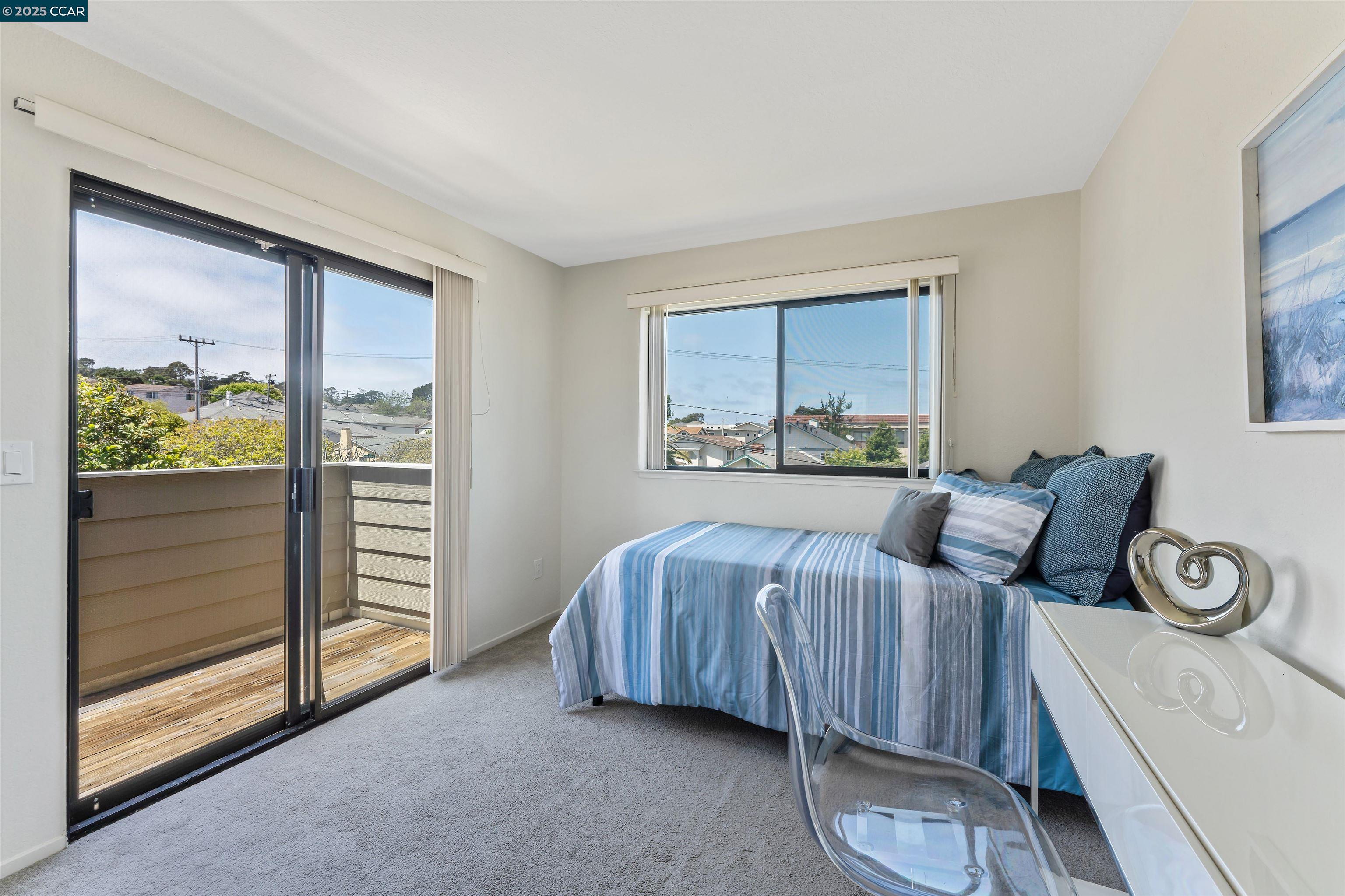 Detail Gallery Image 17 of 27 For 402 Watson #5,  Monterey,  CA 92940 - 2 Beds | 2 Baths
