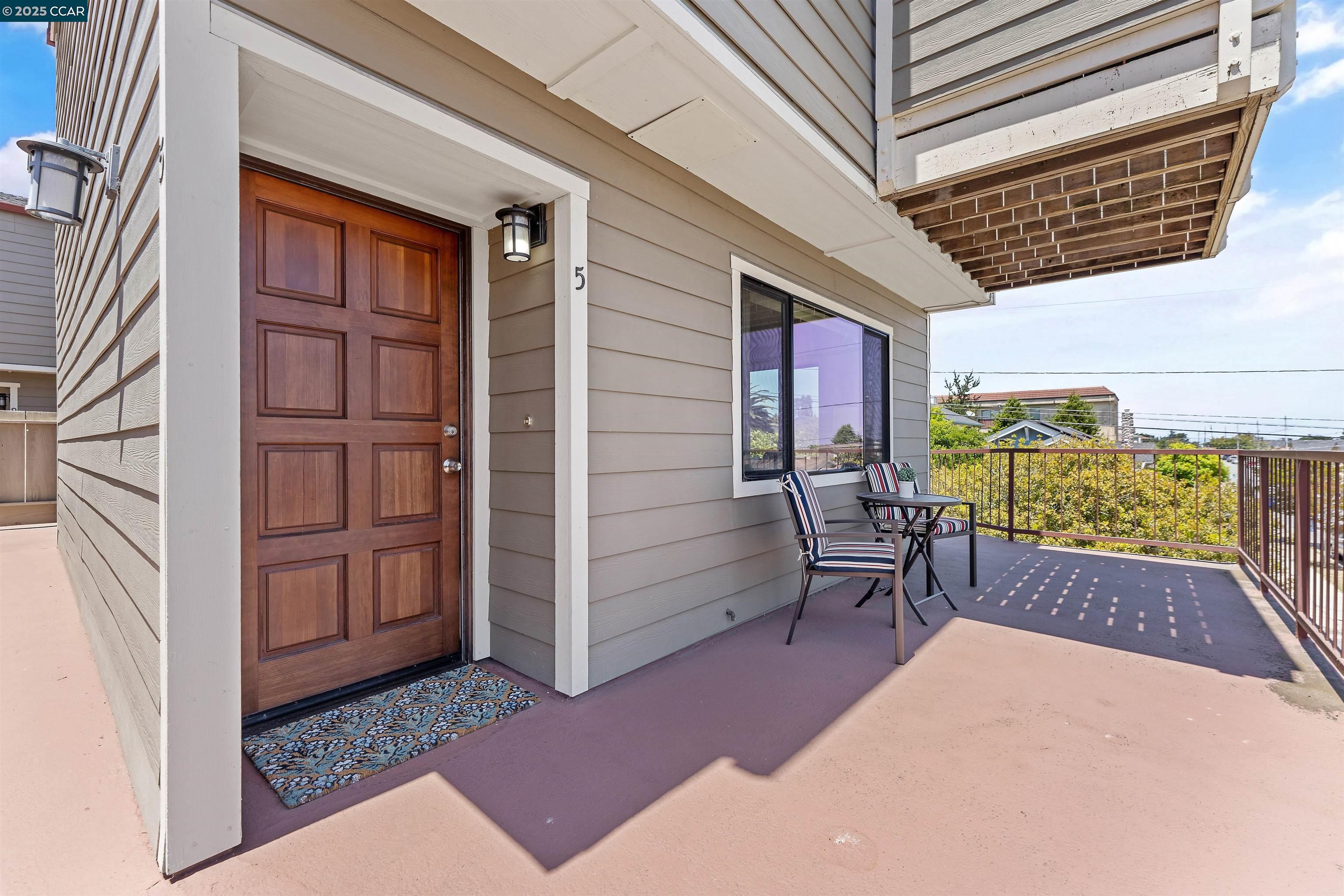 Detail Gallery Image 6 of 27 For 402 Watson #5,  Monterey,  CA 92940 - 2 Beds | 2 Baths