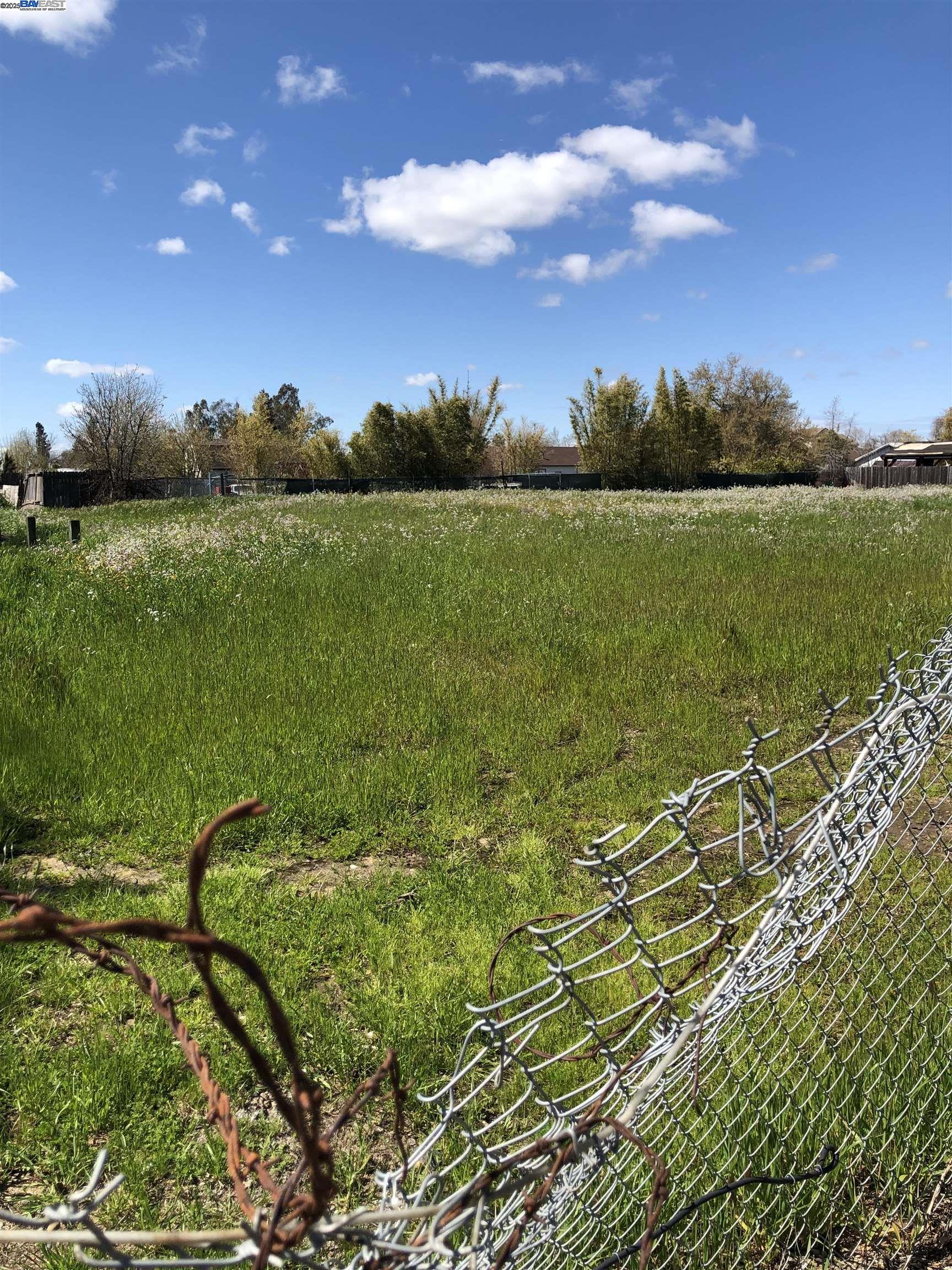 Detail Gallery Image 2 of 9 For 000 Fairbanks Ave, Sacramento,  CA 95838 - – Beds | – Baths