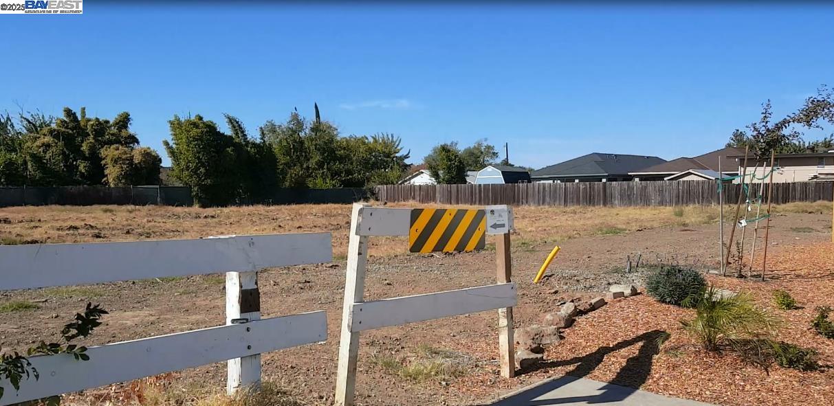 Detail Gallery Image 4 of 9 For 000 Fairbanks Ave, Sacramento,  CA 95838 - – Beds | – Baths