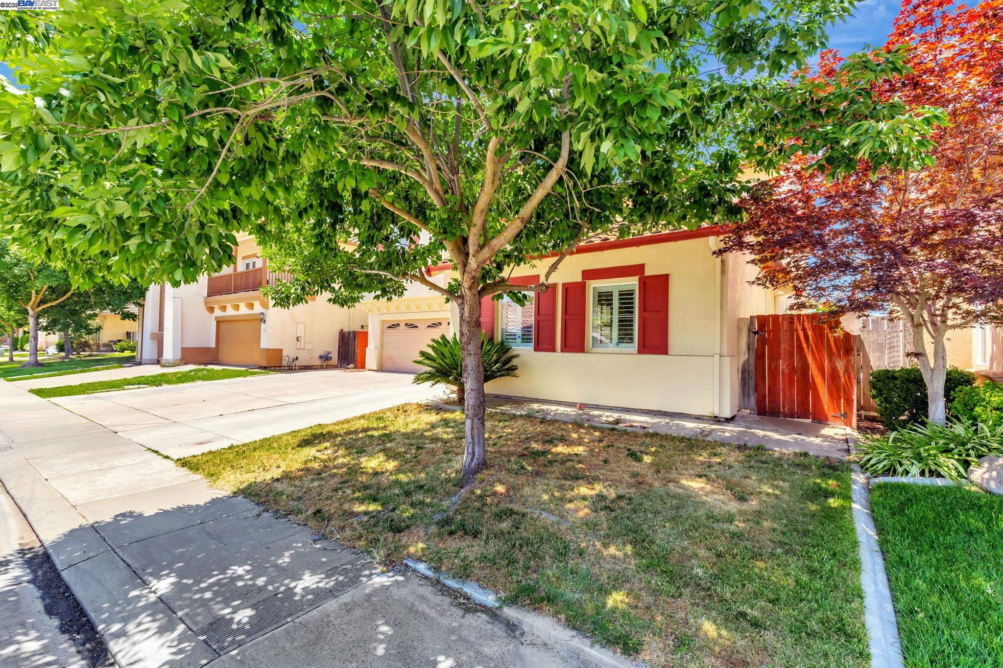 Detail Gallery Image 3 of 49 For 3021 Collingham Ct, Modesto,  CA 95355 - 5 Beds | 3 Baths