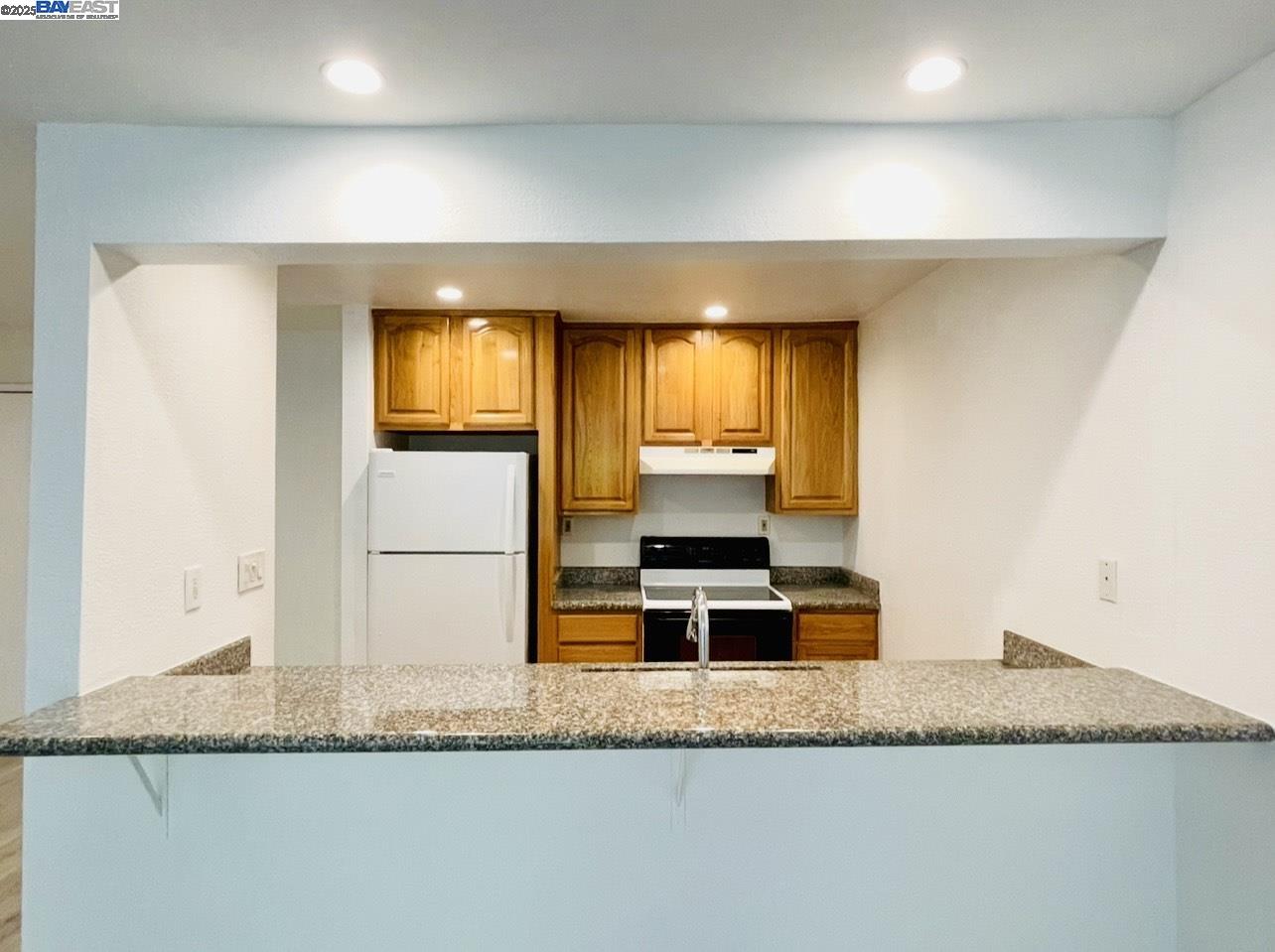 Photo #4: 41099517 Listing: Photo #4