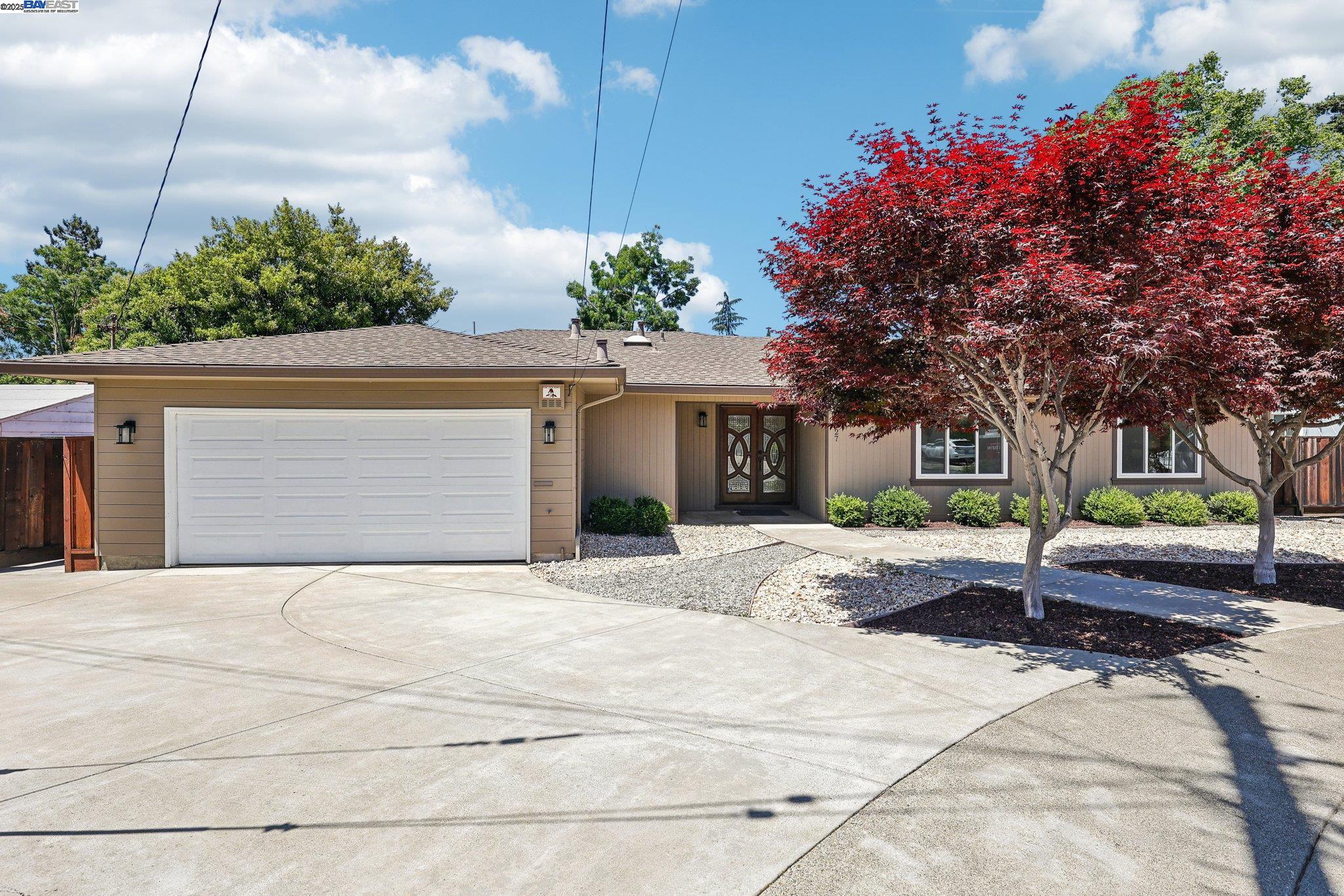 Detail Gallery Image 1 of 1 For 19927 Conrad Ct, Castro Valley,  CA 94546 - 3 Beds | 2 Baths