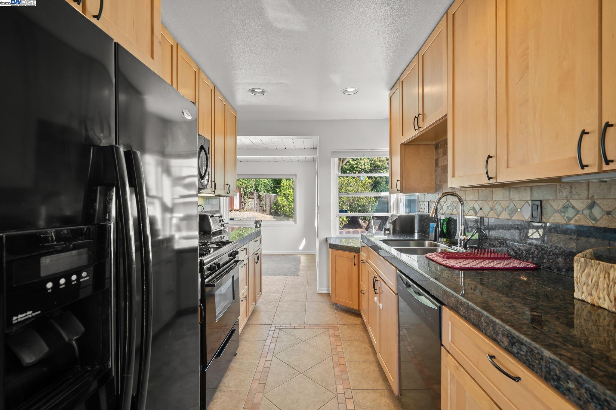 Detail Gallery Image 17 of 30 For 108 Mesa, Vallejo,  CA 94591 - 3 Beds | 1 Baths