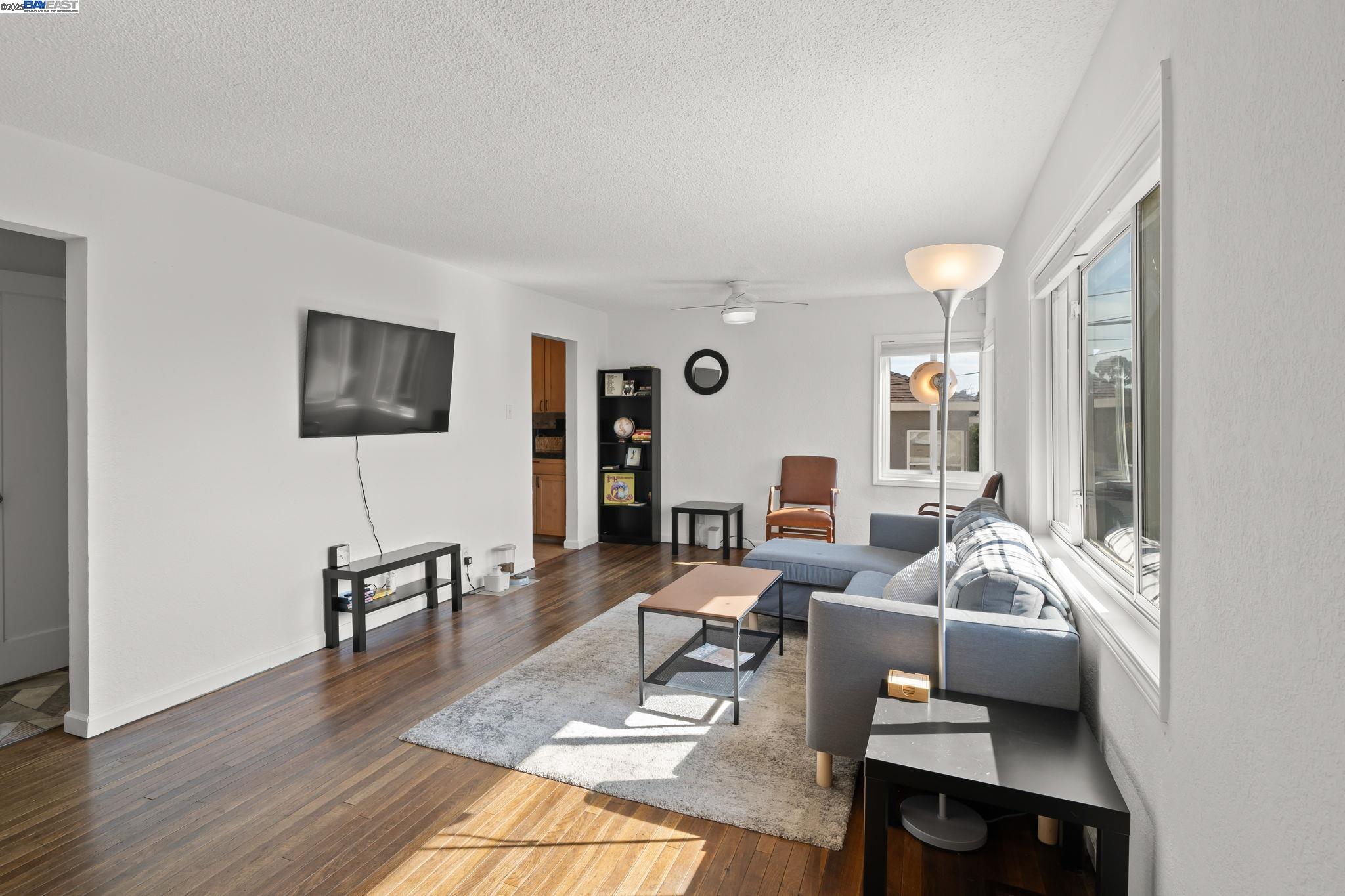Detail Gallery Image 6 of 30 For 108 Mesa, Vallejo,  CA 94591 - 3 Beds | 1 Baths
