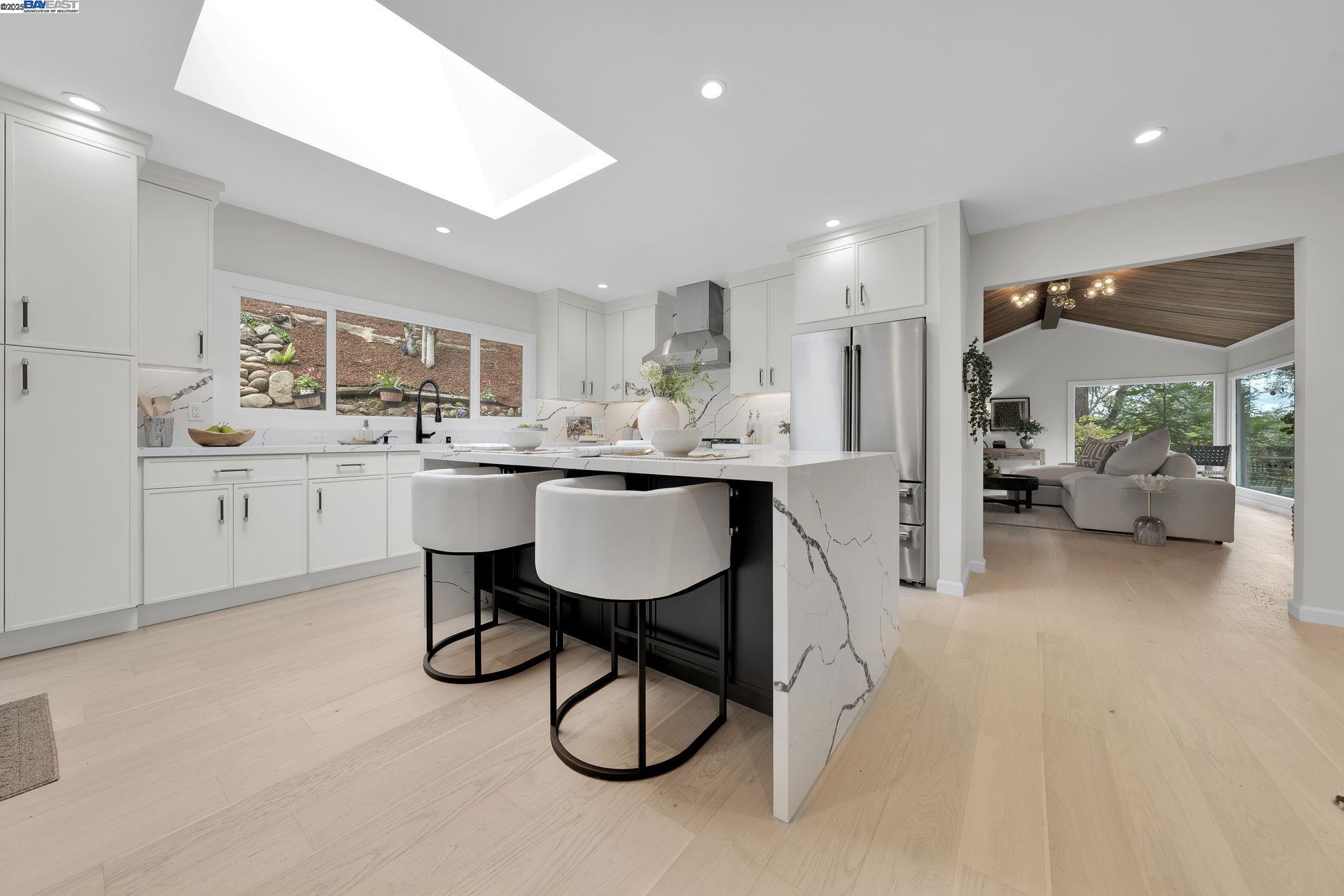 Detail Gallery Image 11 of 21 For 90 Upper Briar Road, Kentfield,  CA 94904 - 4 Beds | 3 Baths