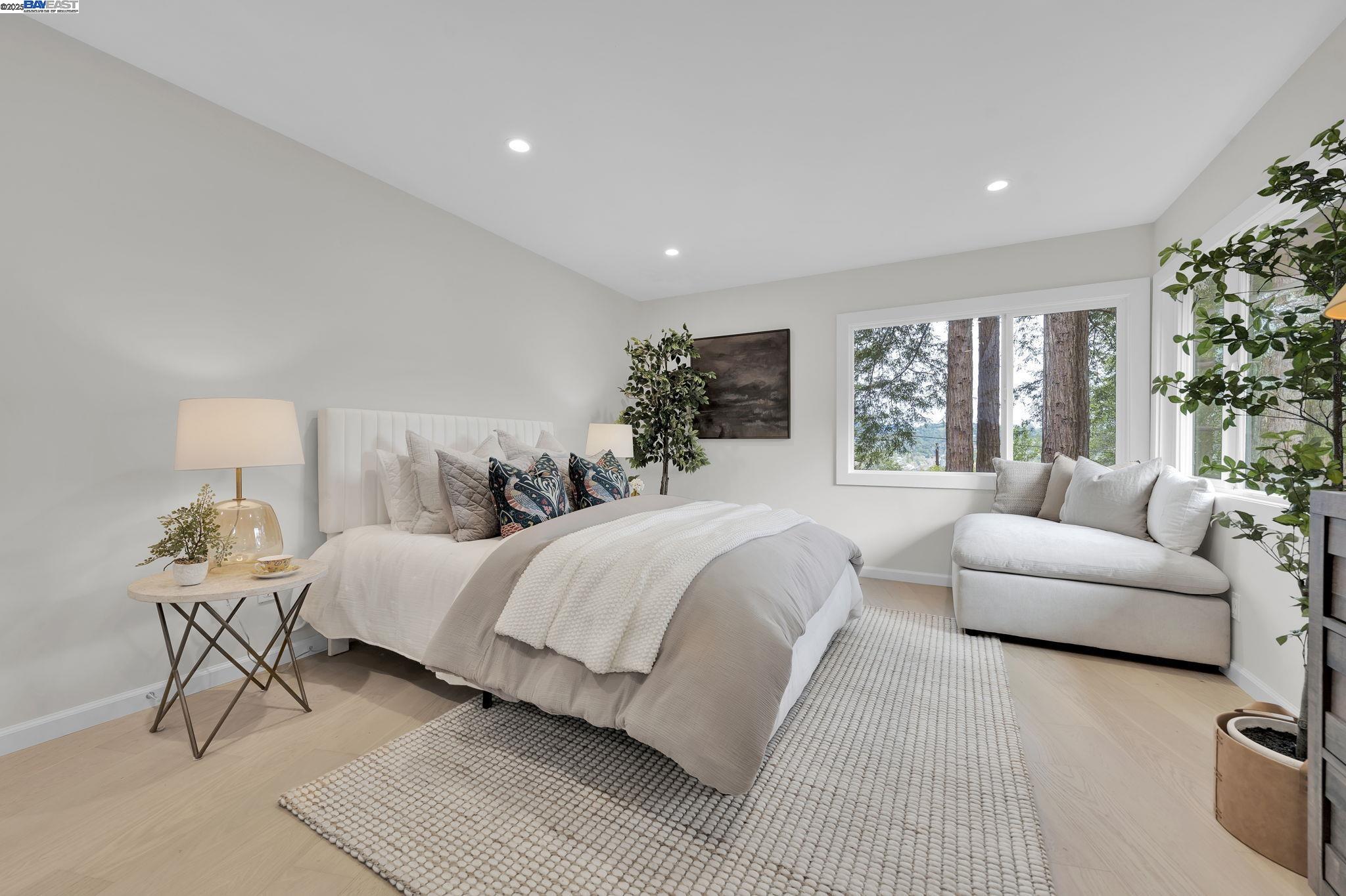 Detail Gallery Image 12 of 21 For 90 Upper Briar Road, Kentfield,  CA 94904 - 4 Beds | 3 Baths