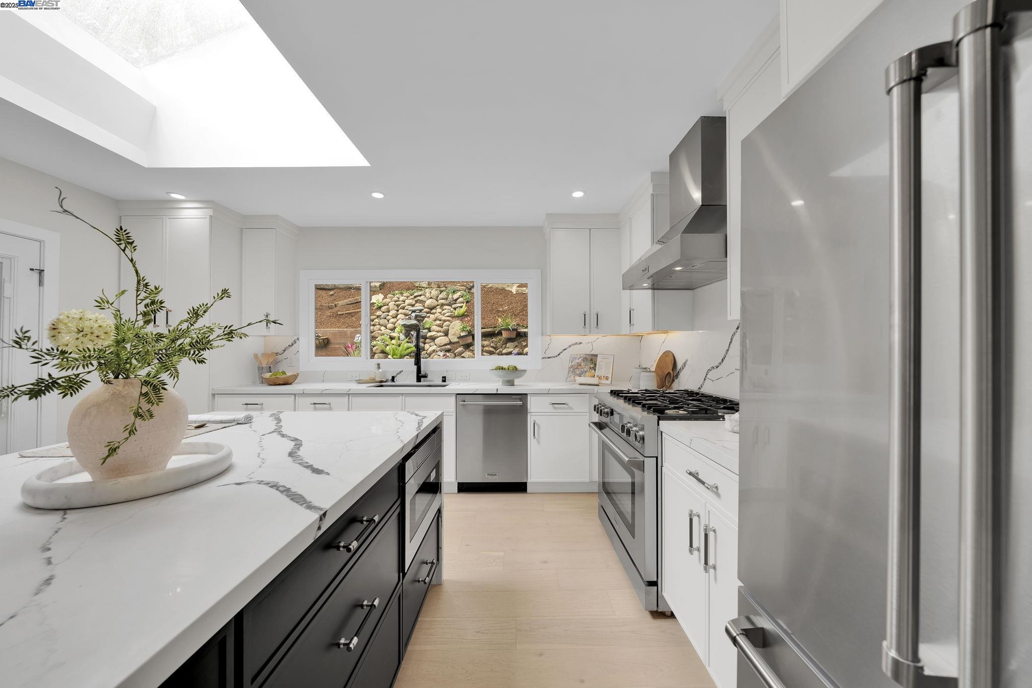 Detail Gallery Image 7 of 21 For 90 Upper Briar Road, Kentfield,  CA 94904 - 4 Beds | 3 Baths