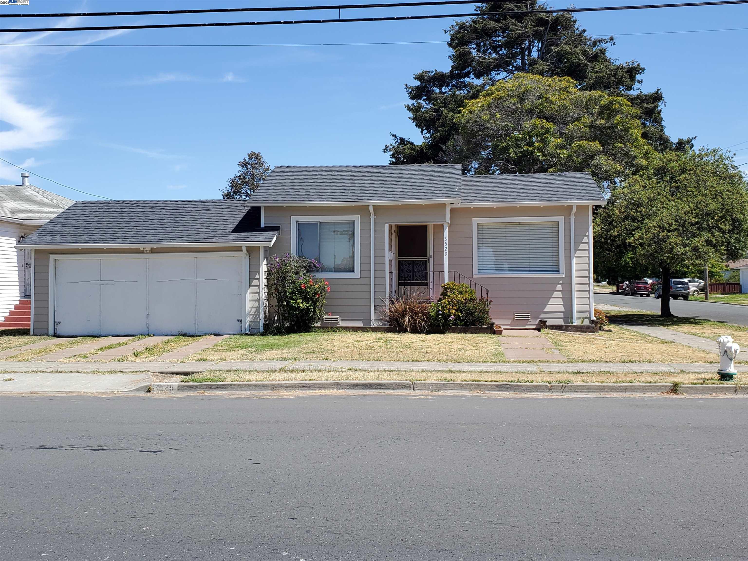 Detail Gallery Image 1 of 1 For 3529 Roosevelt Ave, Richmond,  CA 94805 - 2 Beds | 1 Baths
