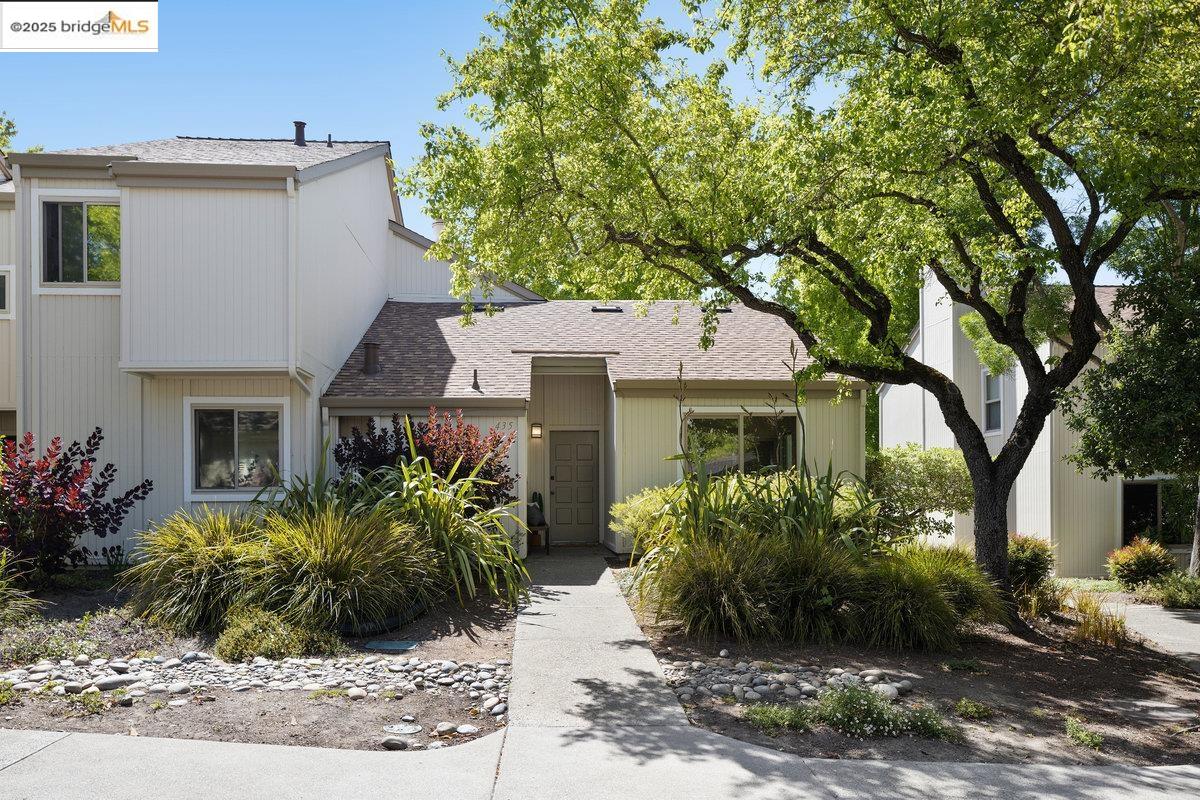 More Details about MLS # 41099580 : 435 CHALDA WAY