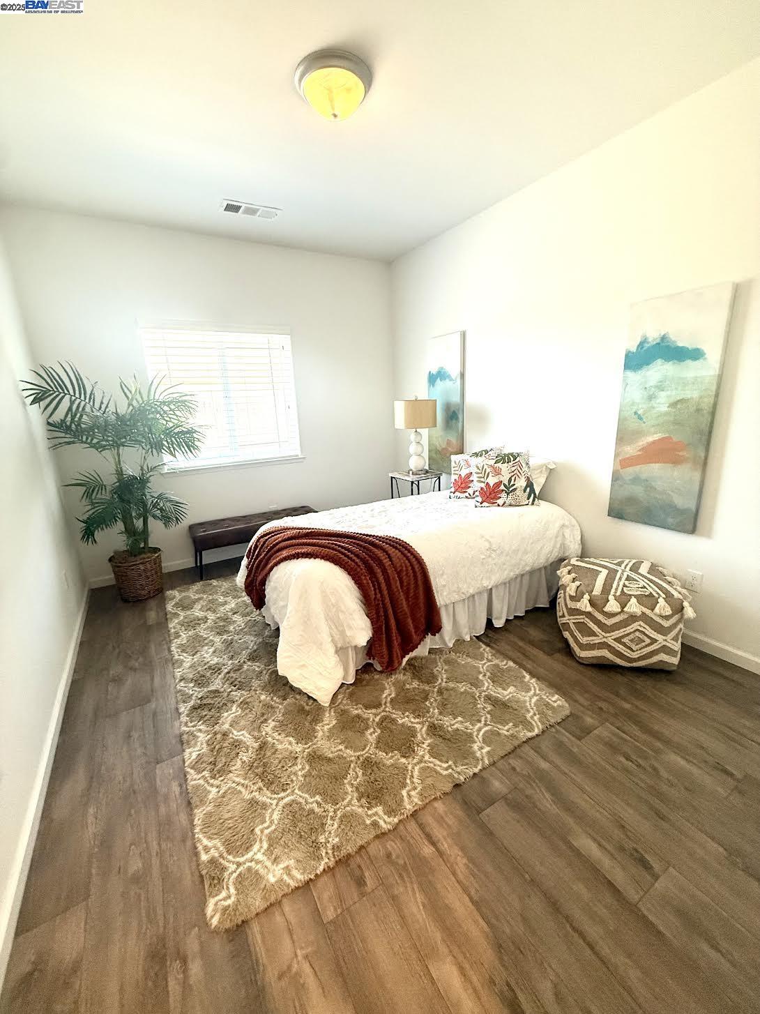 Detail Gallery Image 10 of 13 For 1602 Woodbrush Ave, Los Banos,  CA 93635 - 4 Beds | 3 Baths