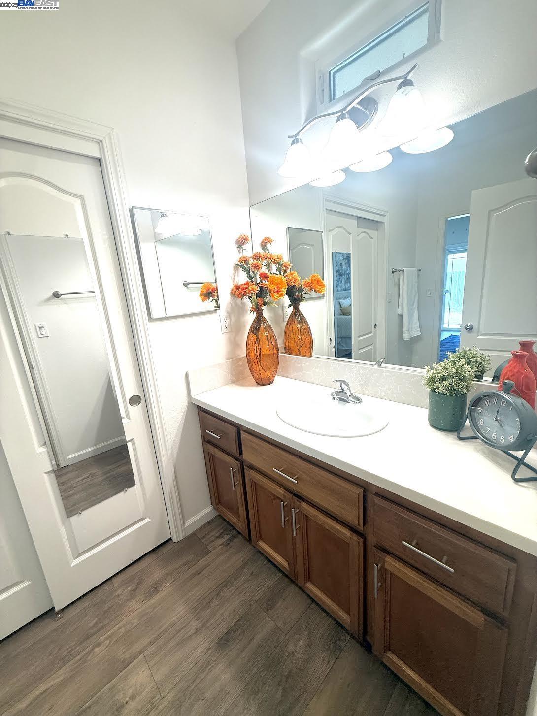 Detail Gallery Image 13 of 13 For 1602 Woodbrush Ave, Los Banos,  CA 93635 - 4 Beds | 3 Baths