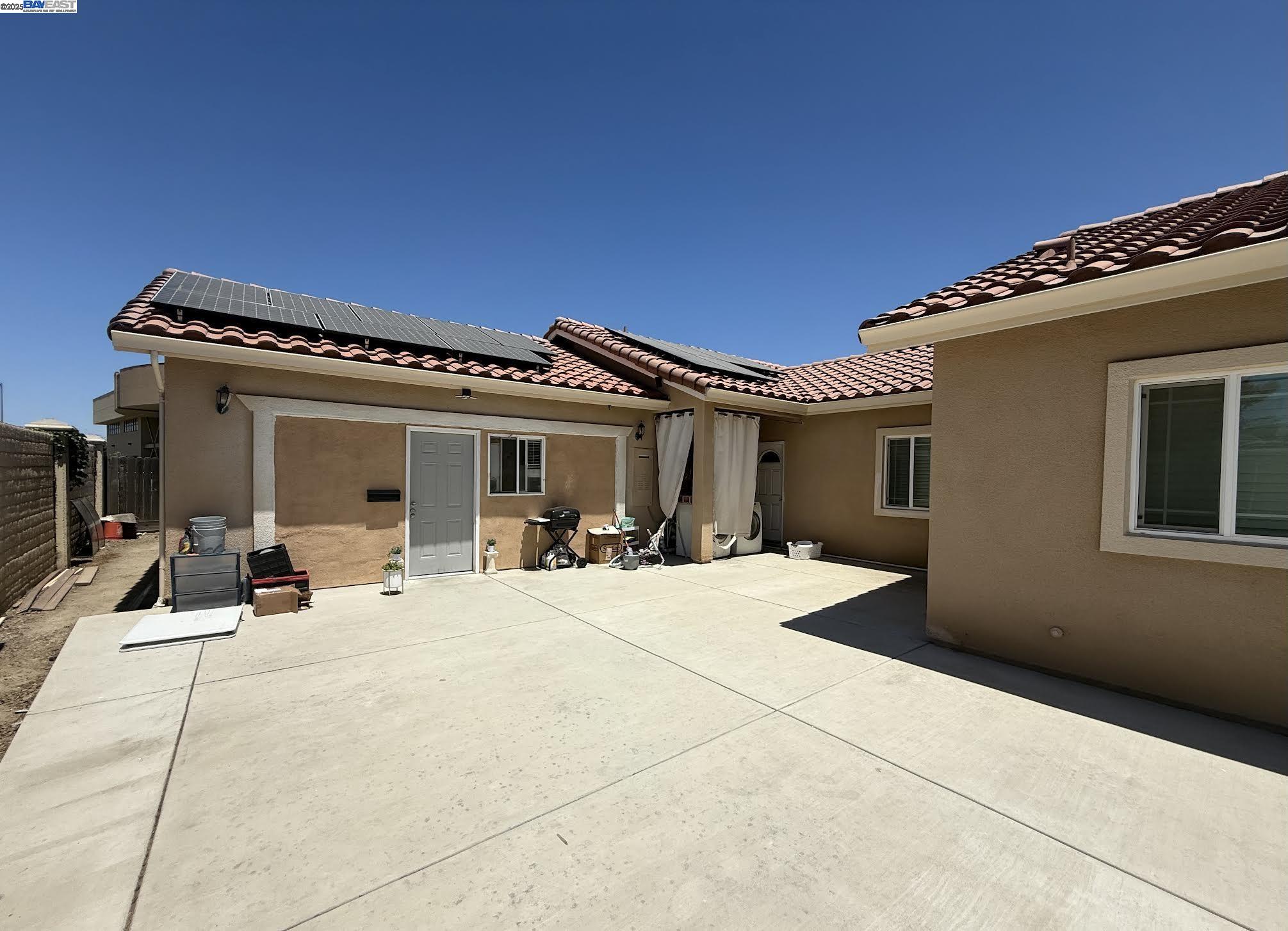 Detail Gallery Image 2 of 13 For 1602 Woodbrush Ave, Los Banos,  CA 93635 - 4 Beds | 3 Baths