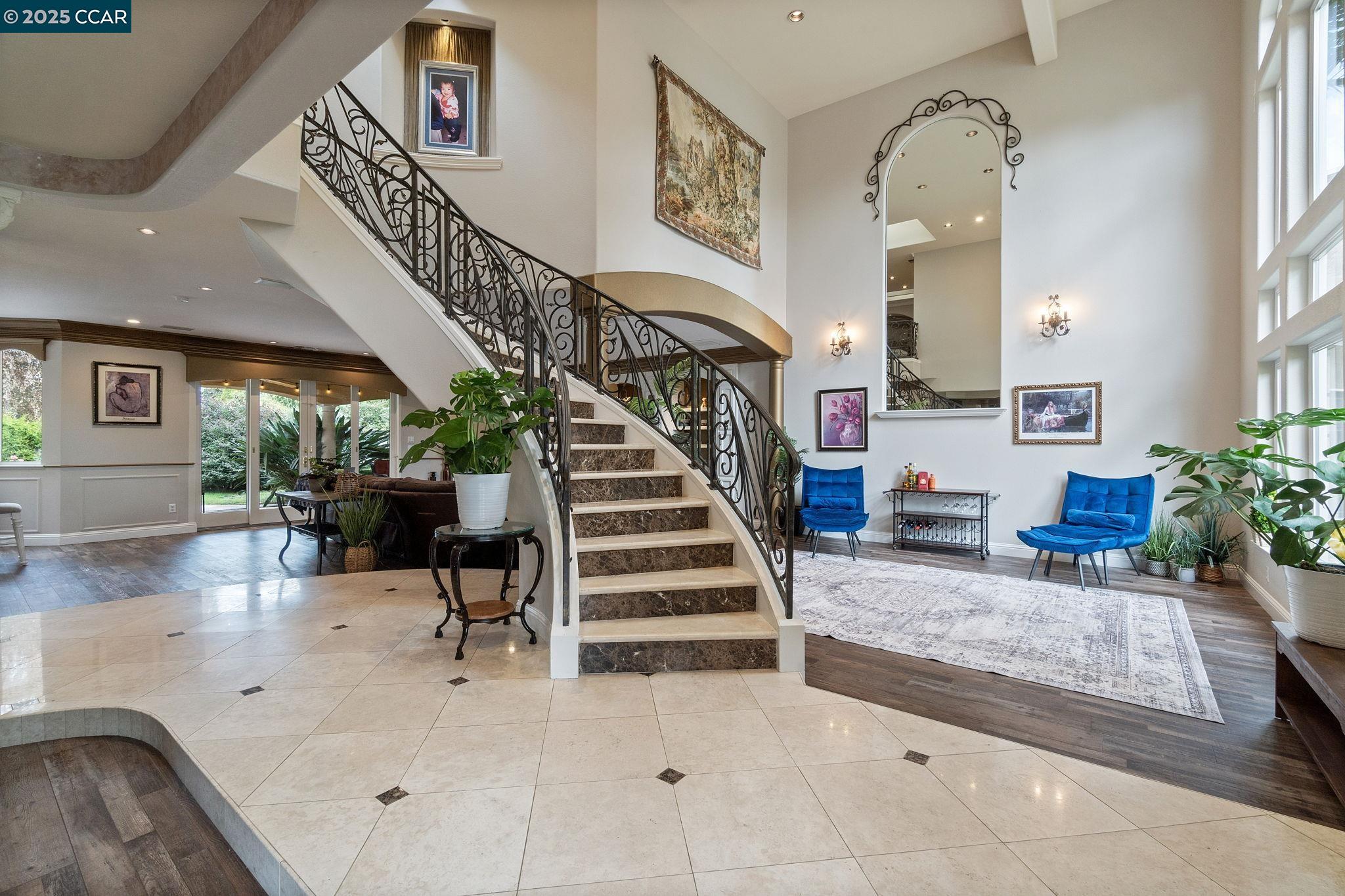 Detail Gallery Image 17 of 60 For 2550 E Jenny Ave, Fresno,  CA 93720 - 4 Beds | 4/1 Baths