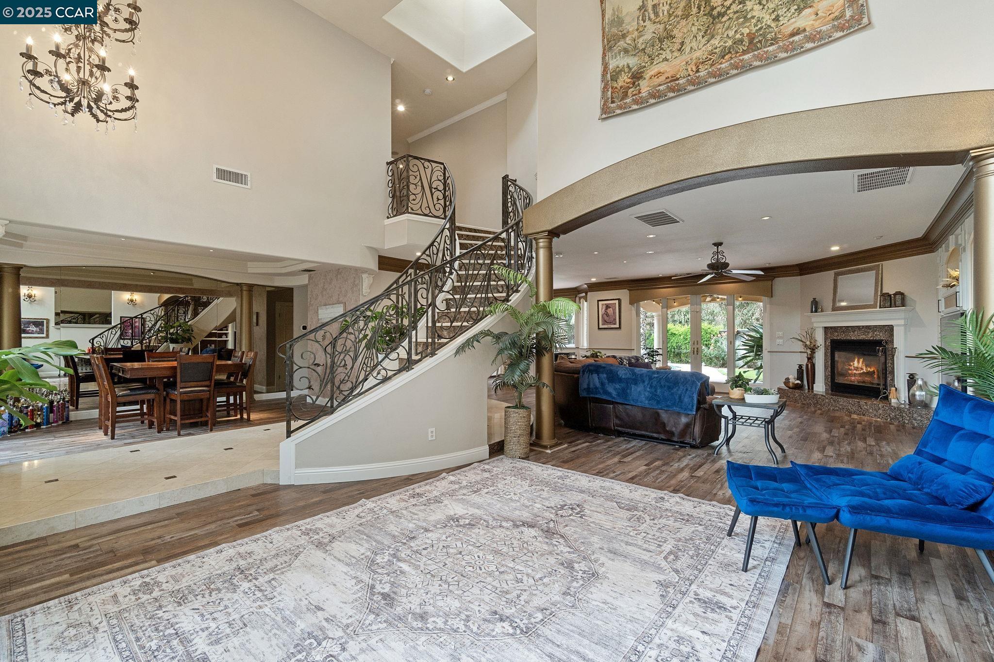 Detail Gallery Image 19 of 60 For 2550 E Jenny Ave, Fresno,  CA 93720 - 4 Beds | 4/1 Baths