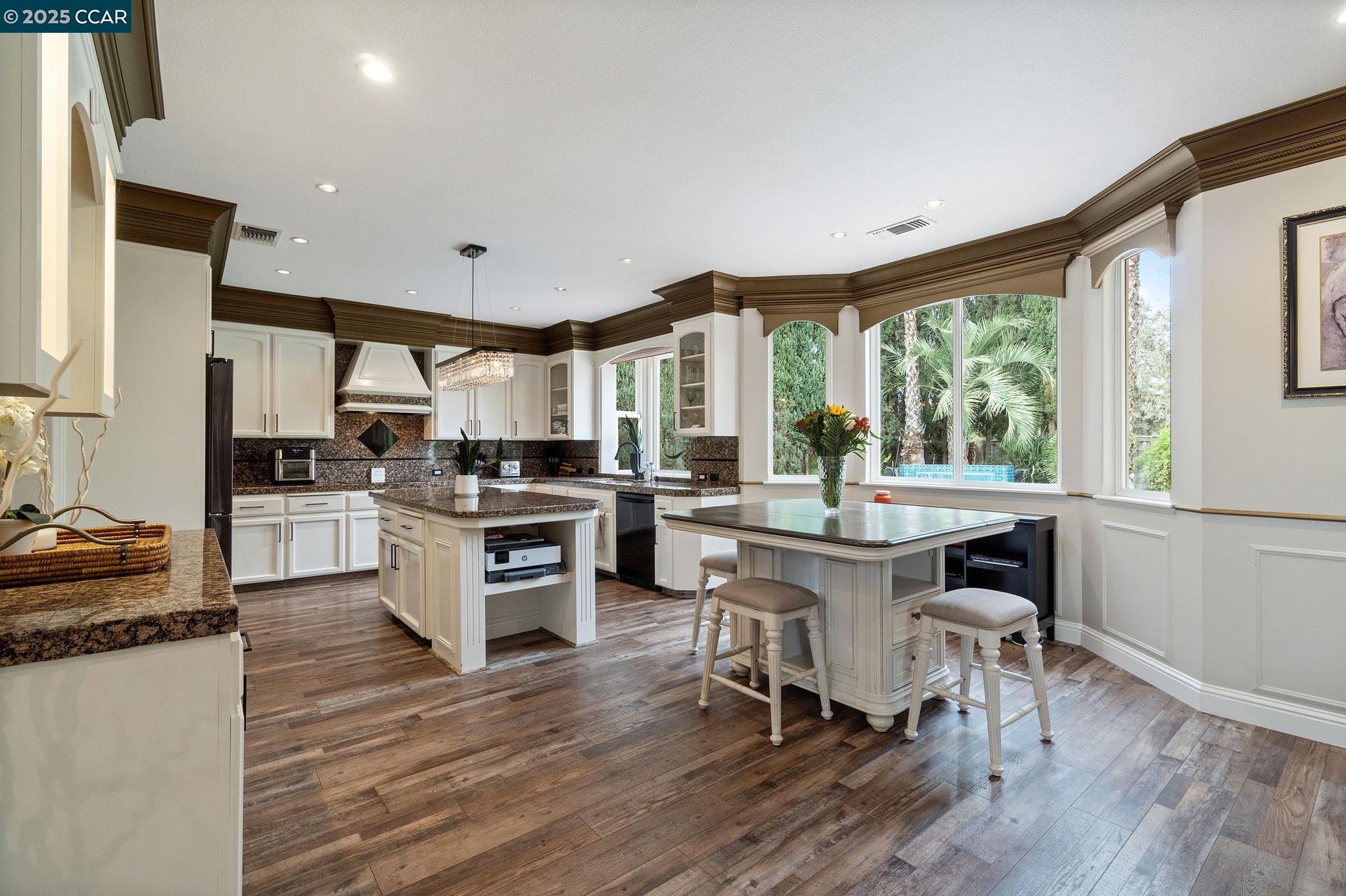 Detail Gallery Image 24 of 60 For 2550 E Jenny Ave, Fresno,  CA 93720 - 4 Beds | 4/1 Baths