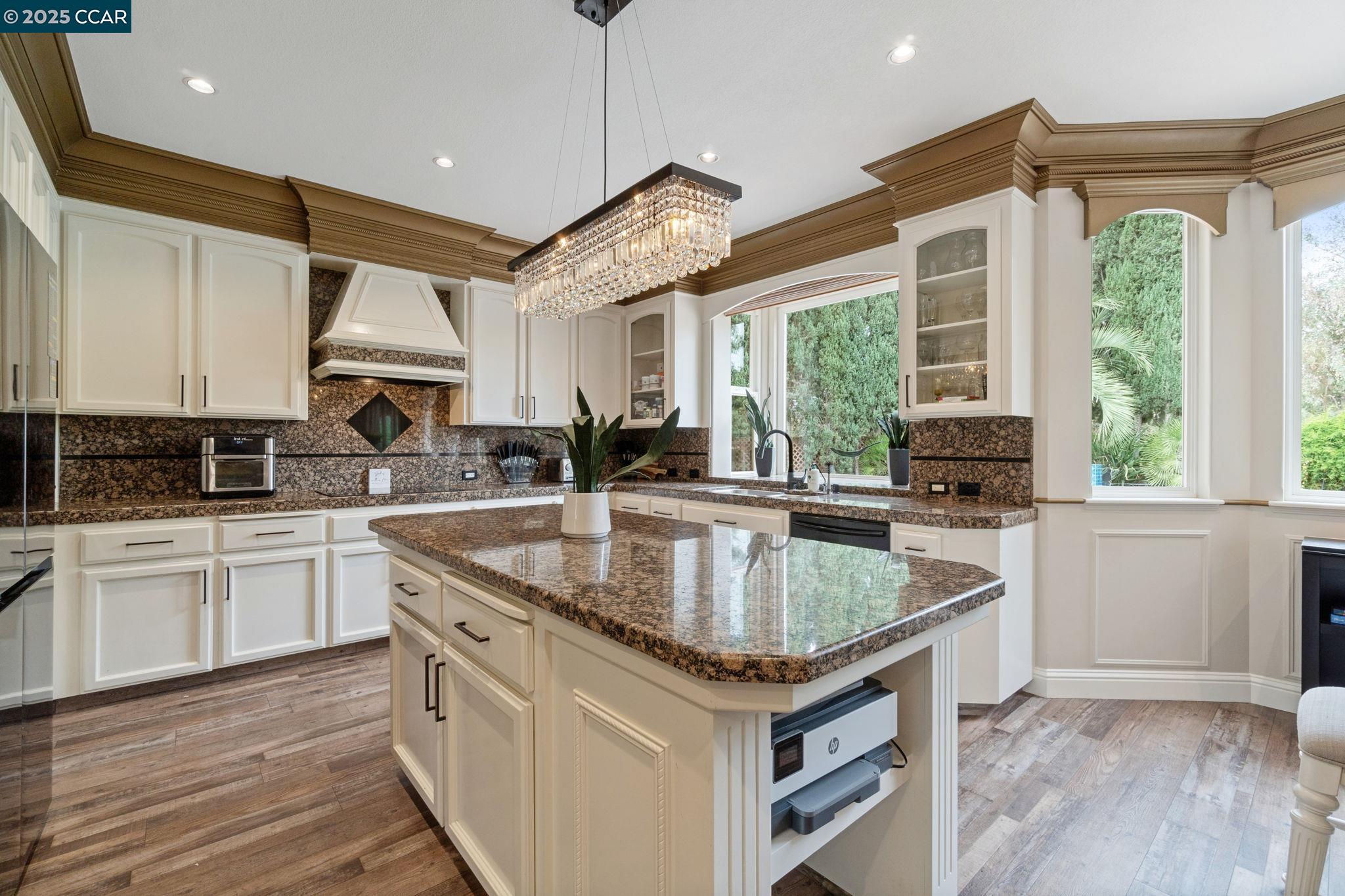 Detail Gallery Image 26 of 60 For 2550 E Jenny Ave, Fresno,  CA 93720 - 4 Beds | 4/1 Baths