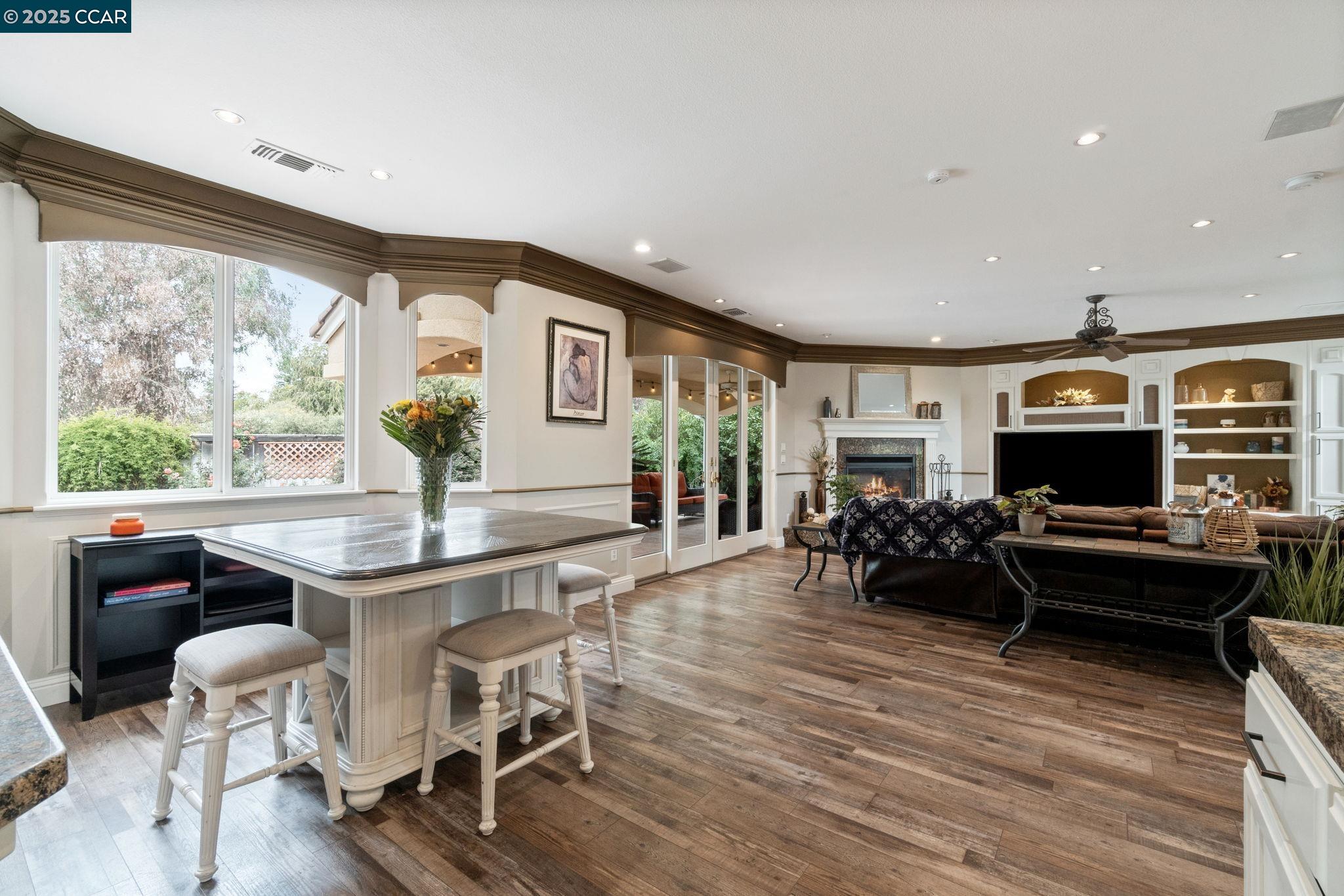 Detail Gallery Image 31 of 60 For 2550 E Jenny Ave, Fresno,  CA 93720 - 4 Beds | 4/1 Baths