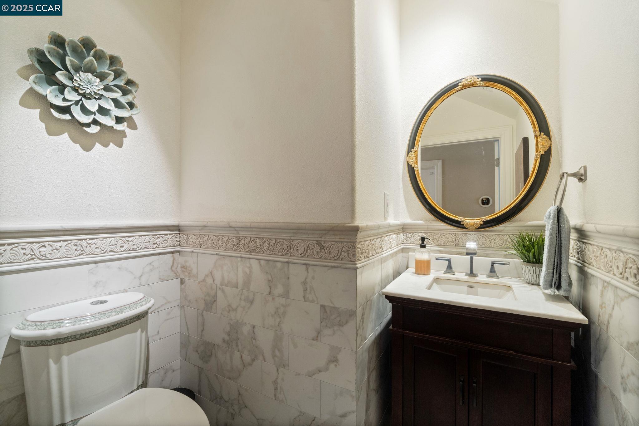 Detail Gallery Image 32 of 60 For 2550 E Jenny Ave, Fresno,  CA 93720 - 4 Beds | 4/1 Baths